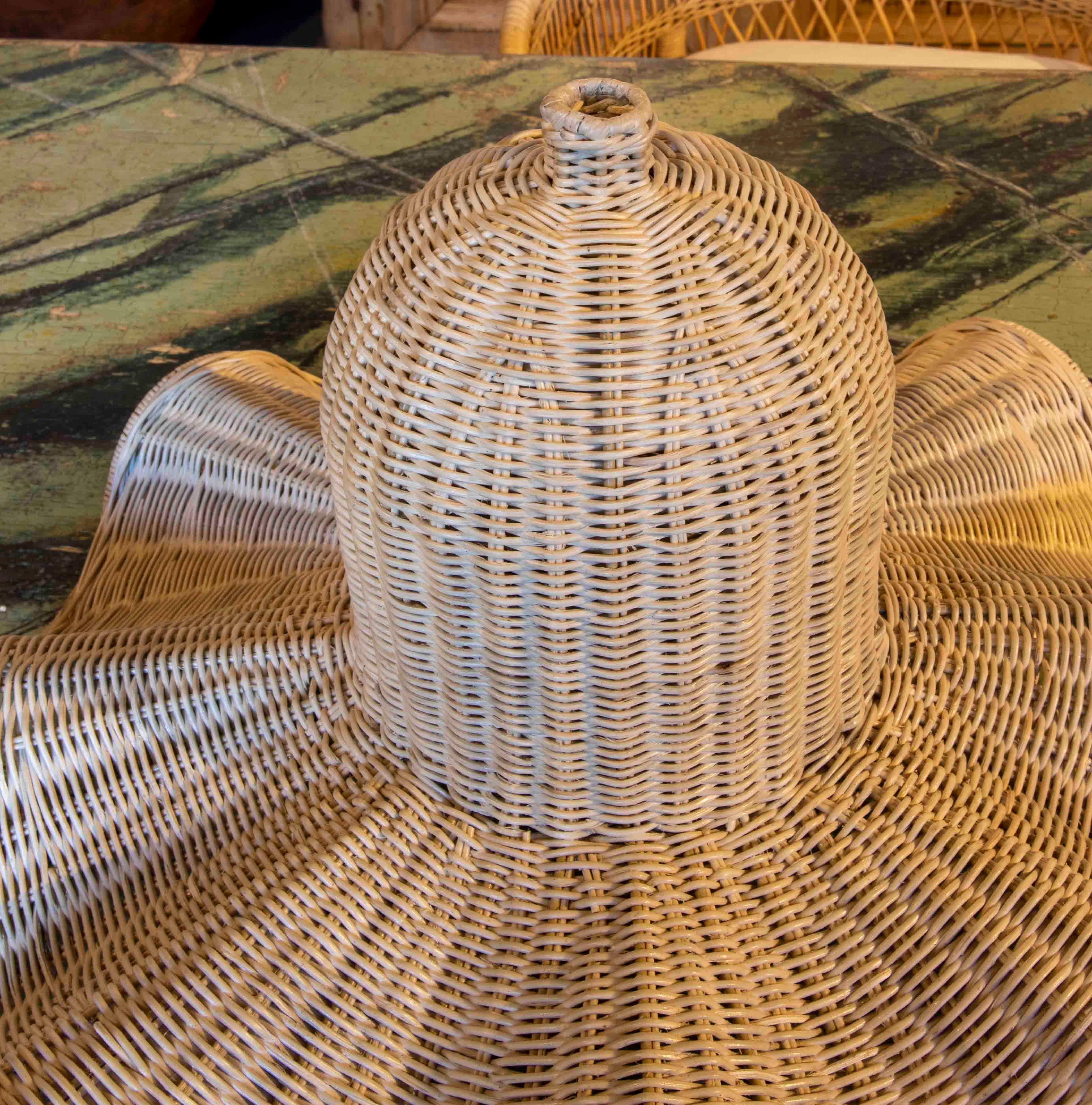 Handmade Wicker Ceiling Lamp with Wavy Shapes For Sale 7
