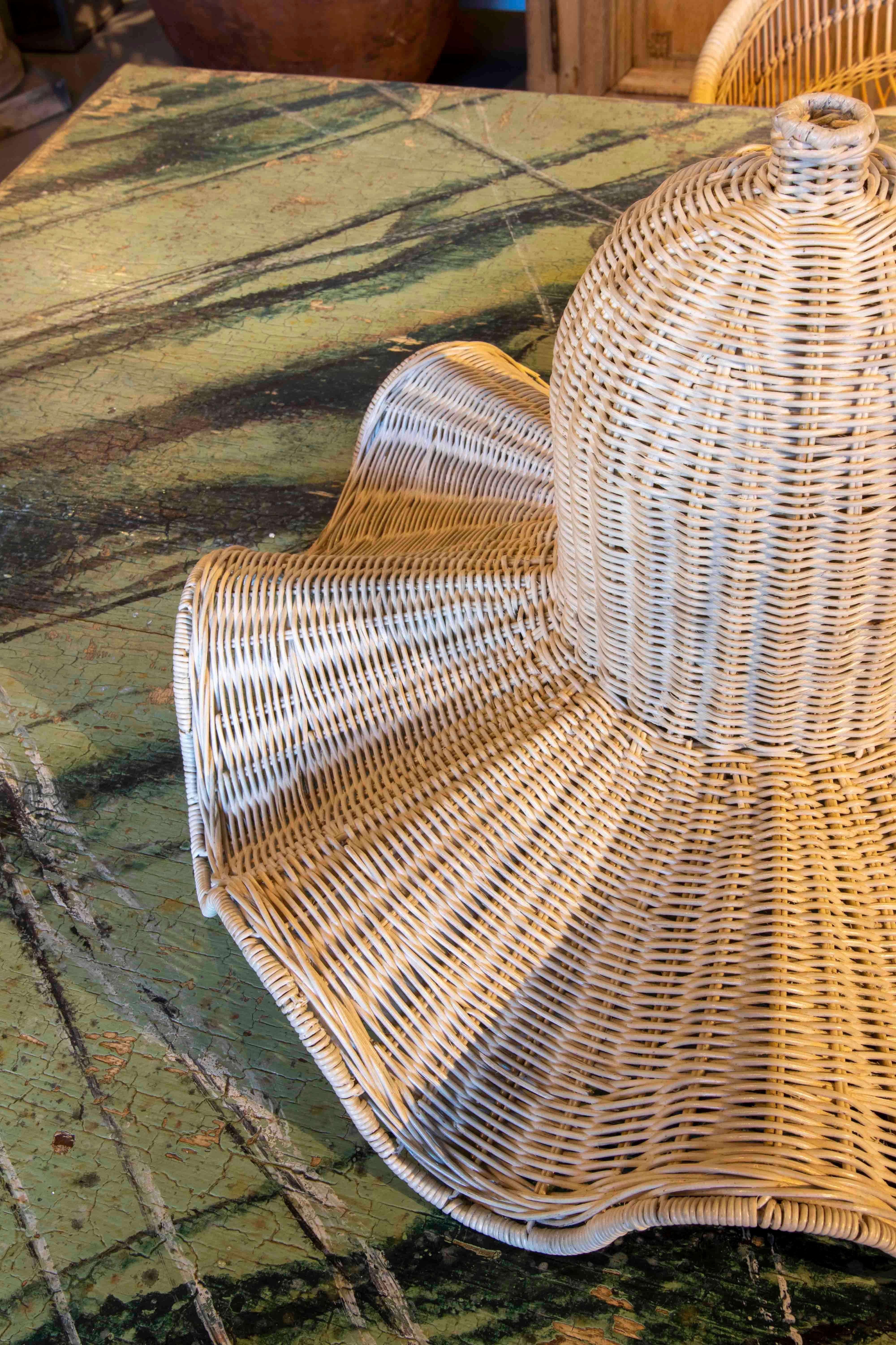 Handmade Wicker Ceiling Lamp with Wavy Shapes For Sale 8