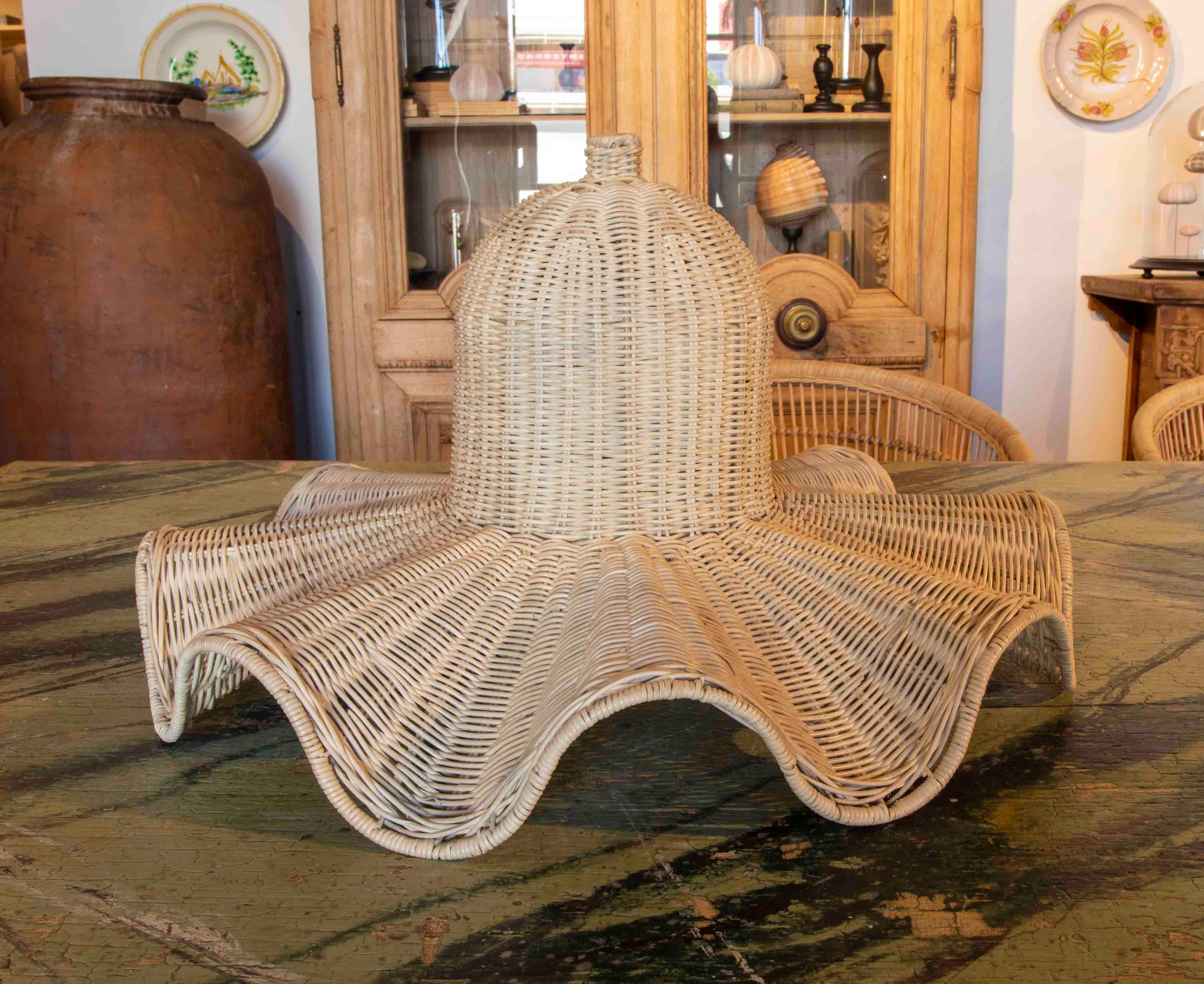 Contemporary 2 x Handmade Wicker Ceiling Lamp with Wavy Shapes For Sale