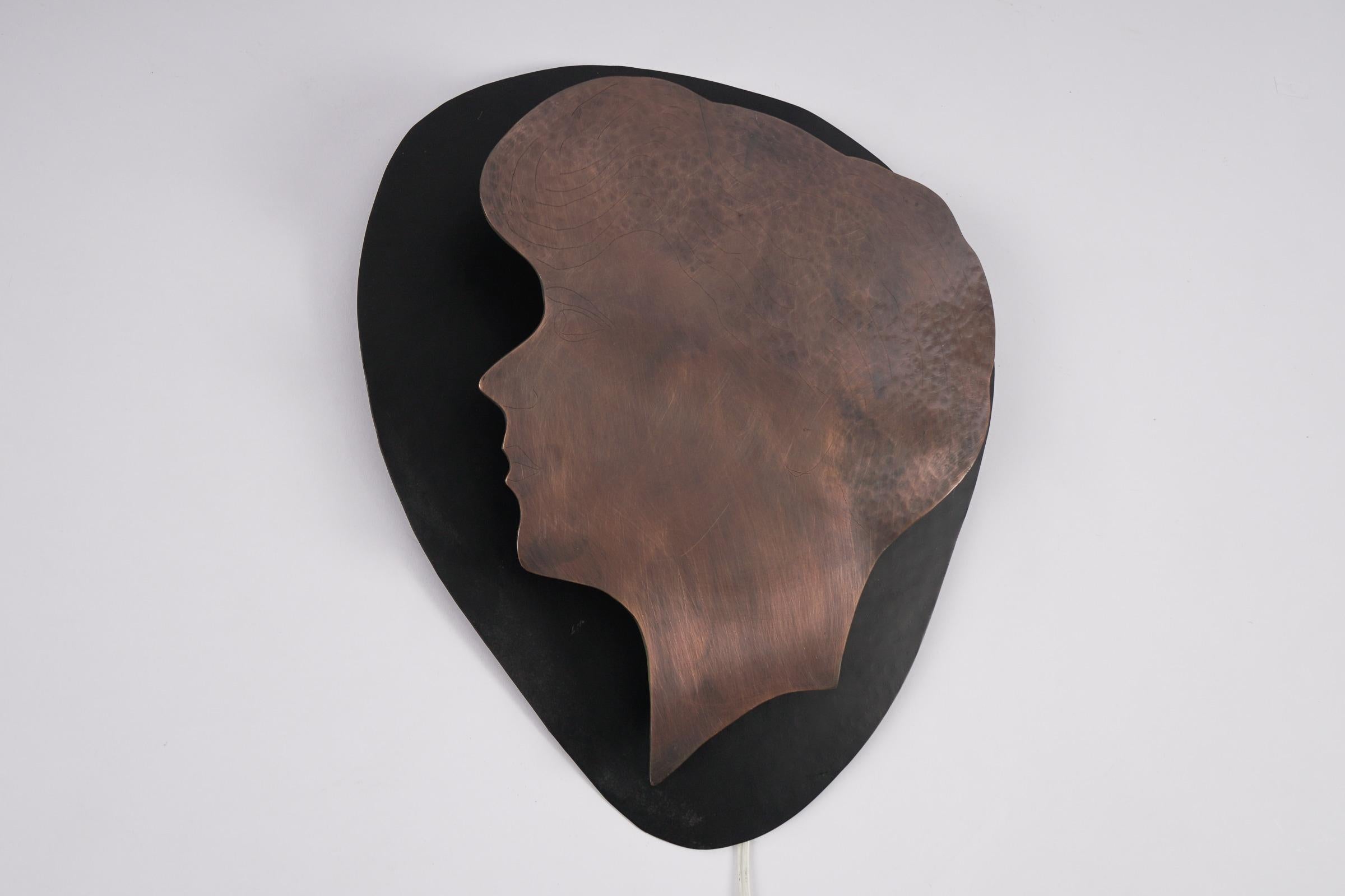 Hammered Handmade Woman's Head Wall Lamp in Solid Copper and Metal For Sale