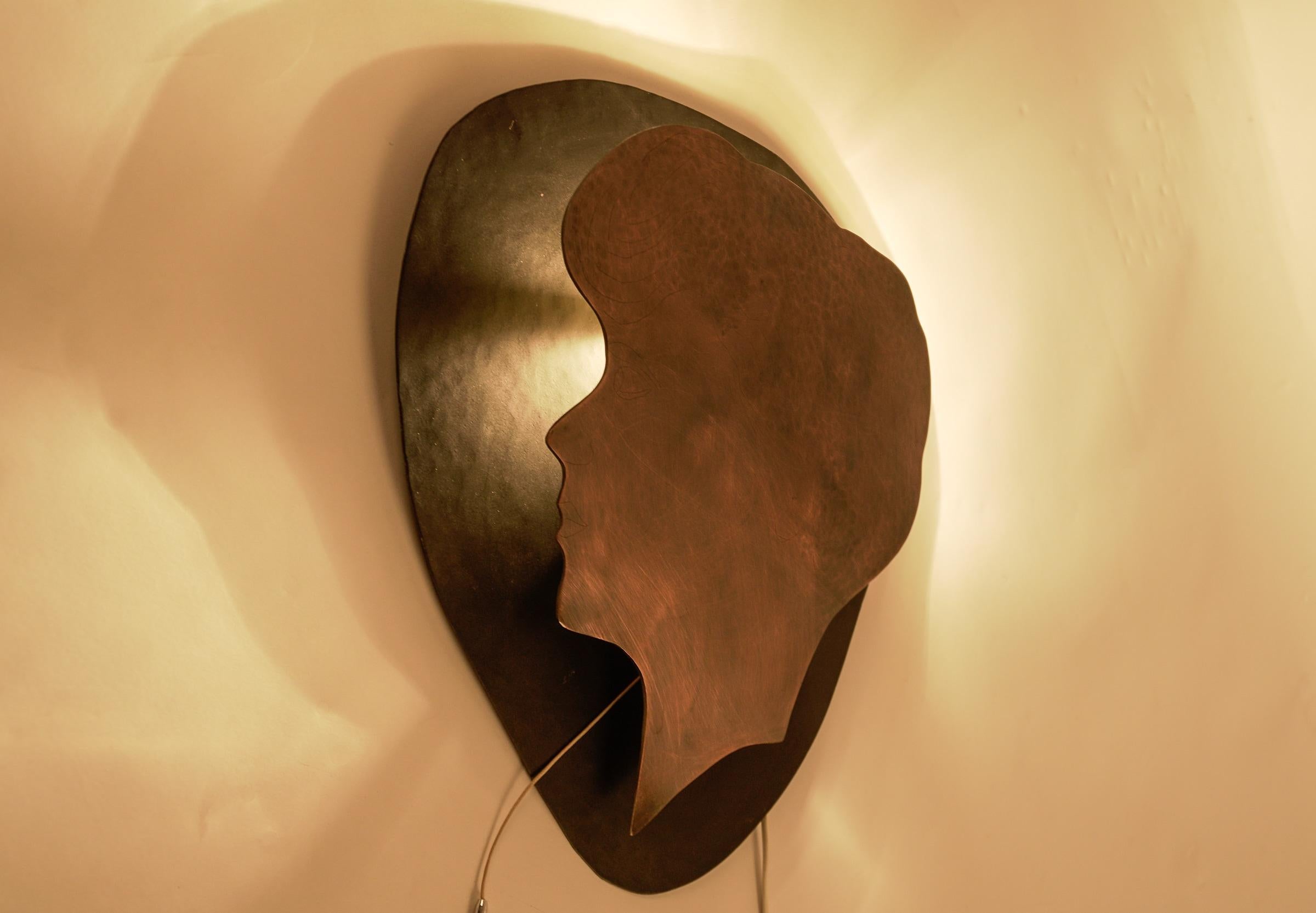 Handmade Woman's Head Wall Lamp in Solid Copper and Metal In Good Condition For Sale In Nürnberg, Bayern