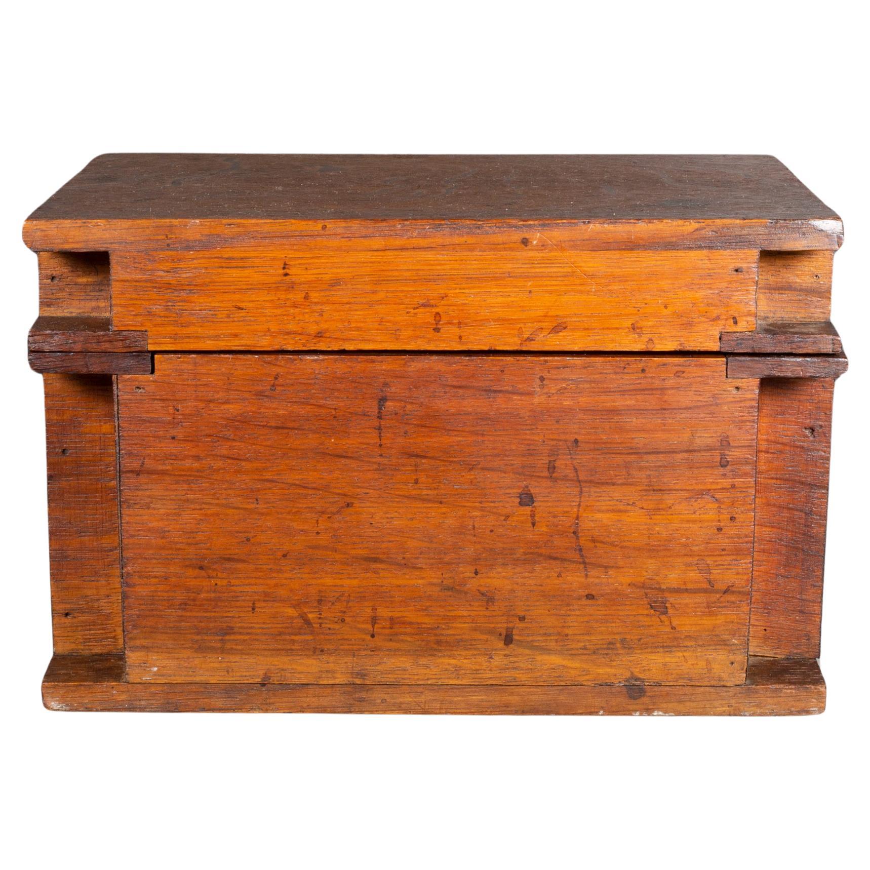 Handgefertigte Holzschachtel mit Innentablett und geheimer Schublade aus Holz, ca. 1880-1920 im Angebot