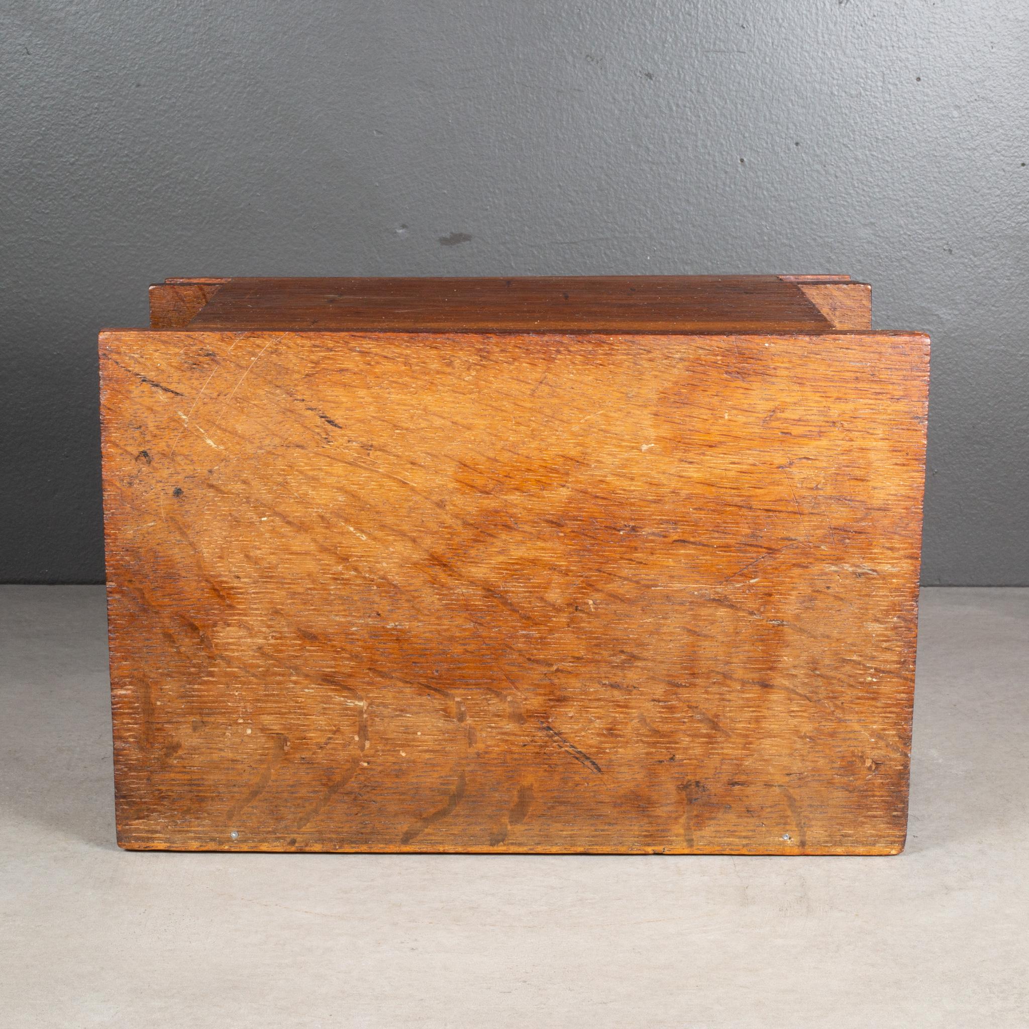 XIX secolo Scatola di legno fatta a mano con vassoio interno e cassetto segreto, 1880-1920 ca.