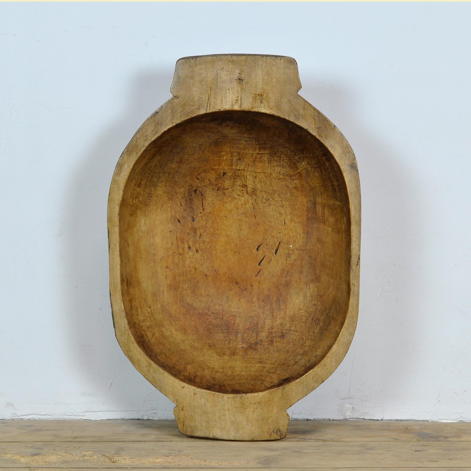 Handmade Wooden Dough Bowl, Early 1900s In Good Condition For Sale In Amsterdam, Noord Holland