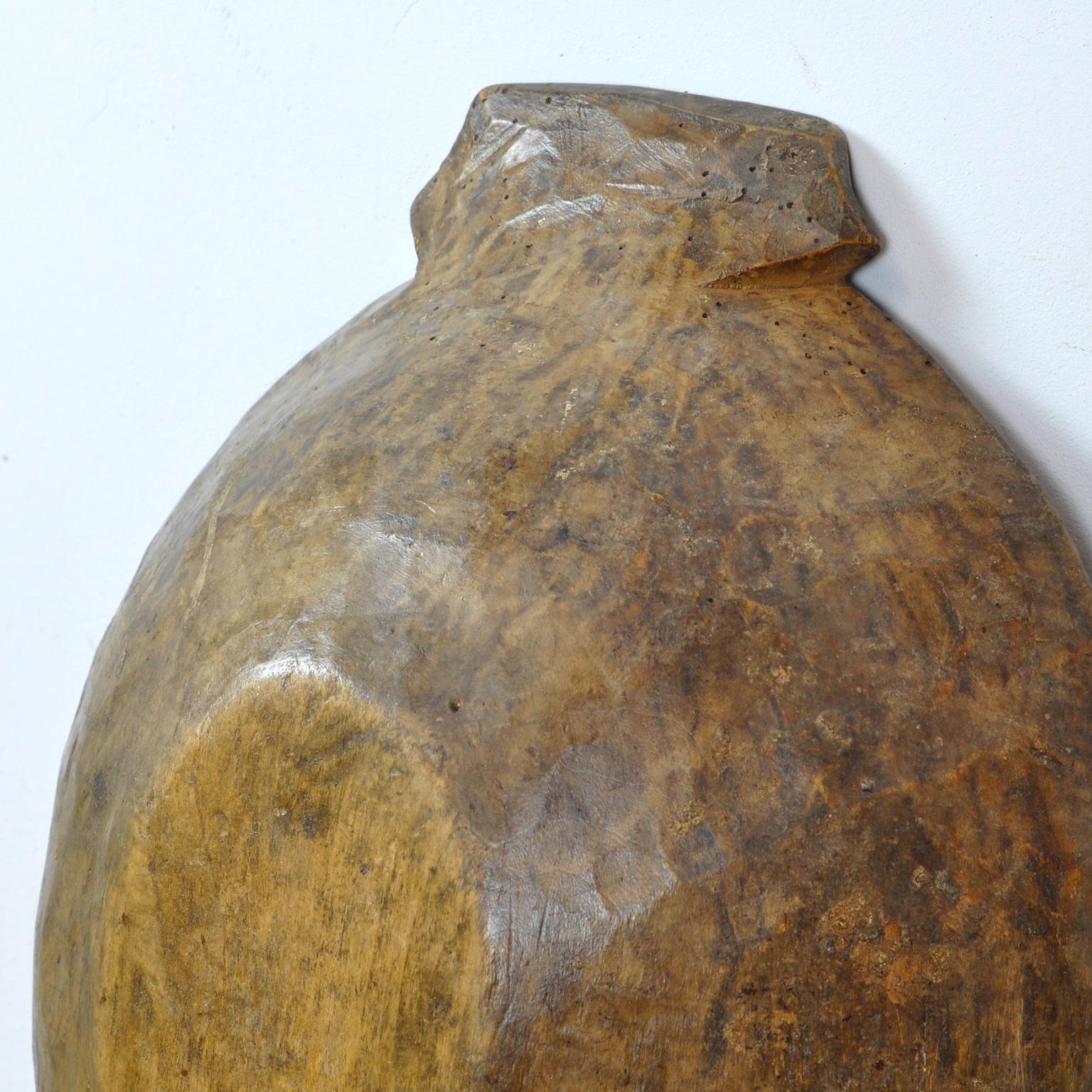 Tazón de madera para masa hecho a mano, principios del siglo XX en venta 2