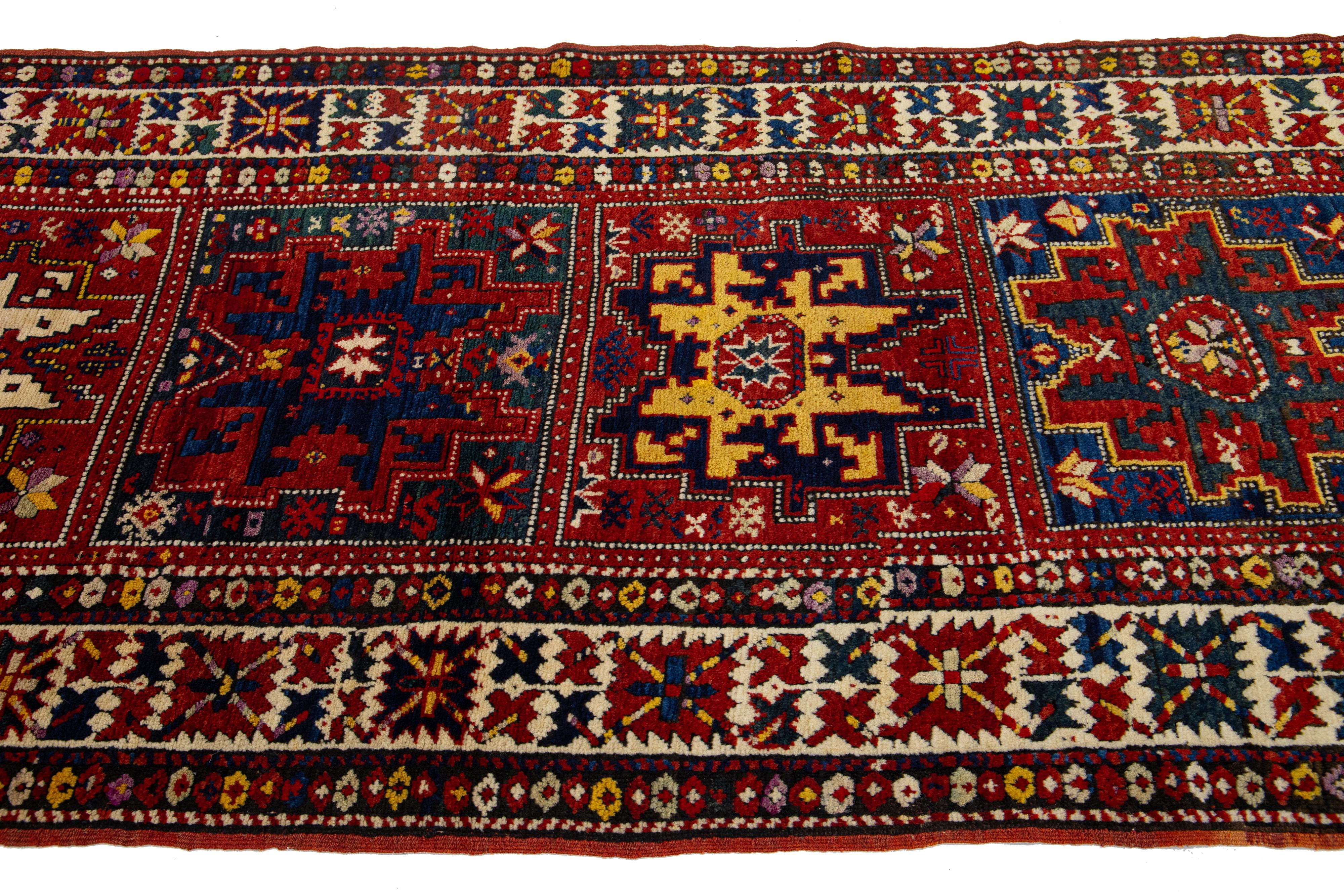 Alfombra de lana hecha a mano Kazak del Cáucaso con diseño multicolor Caucásico en venta