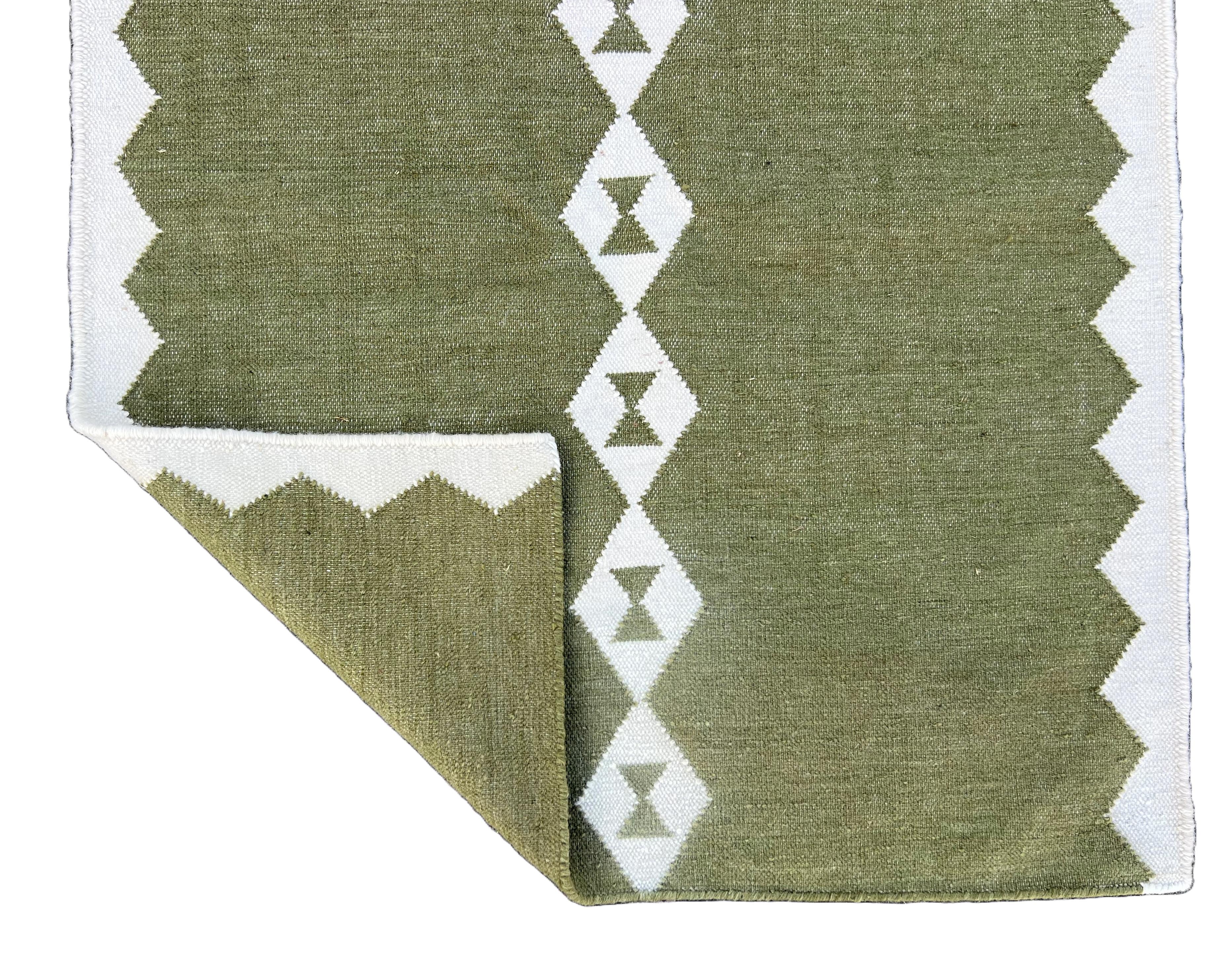 Handmade Wool Area Flat Weave Runner, 3x12 Green, Cream Geometric Indian Dhurrie For Sale 4