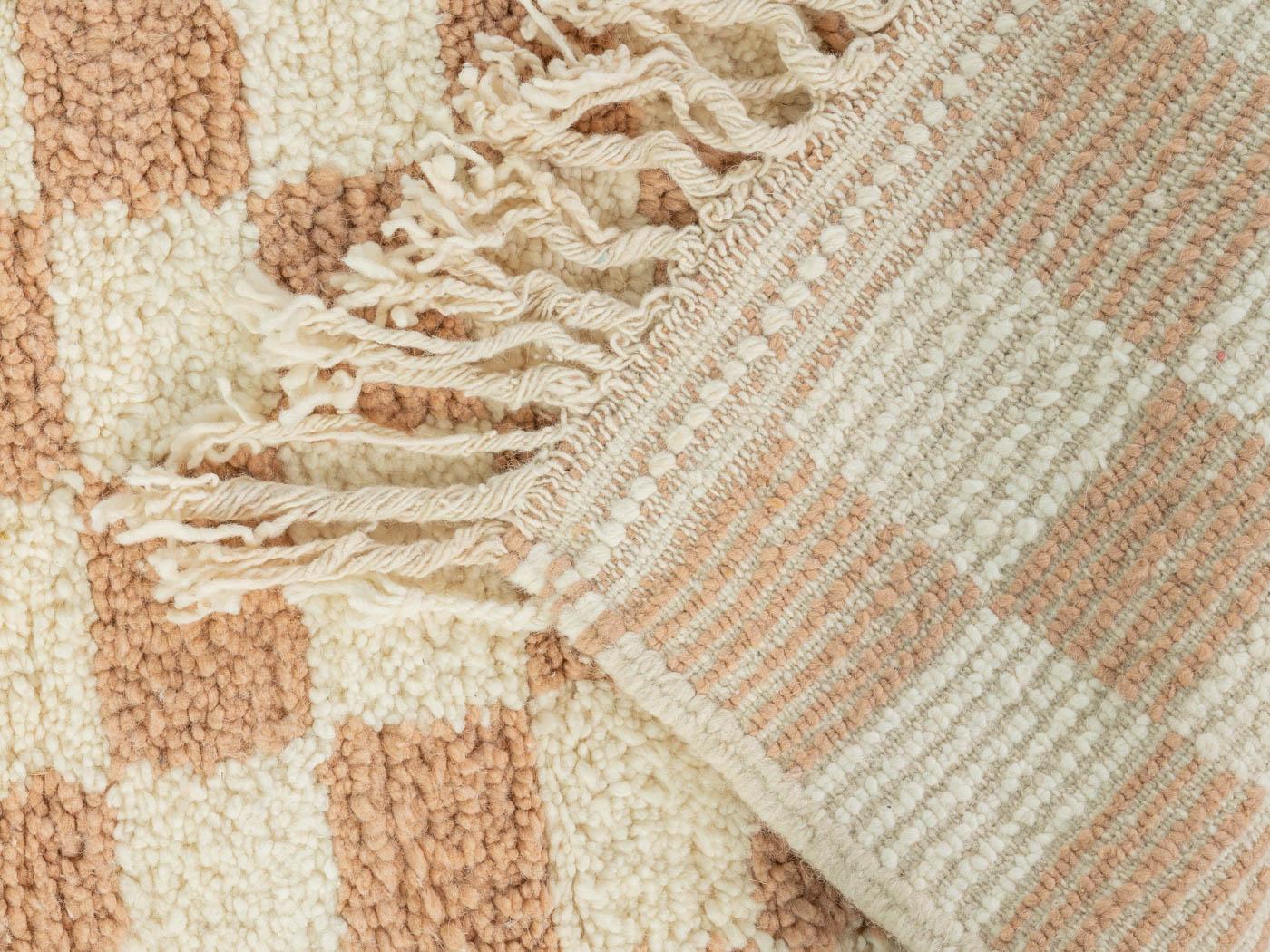 Handgefertigter marokkanischer Beni Ourain-Berberteppich aus Wolle (21. Jahrhundert und zeitgenössisch) im Angebot