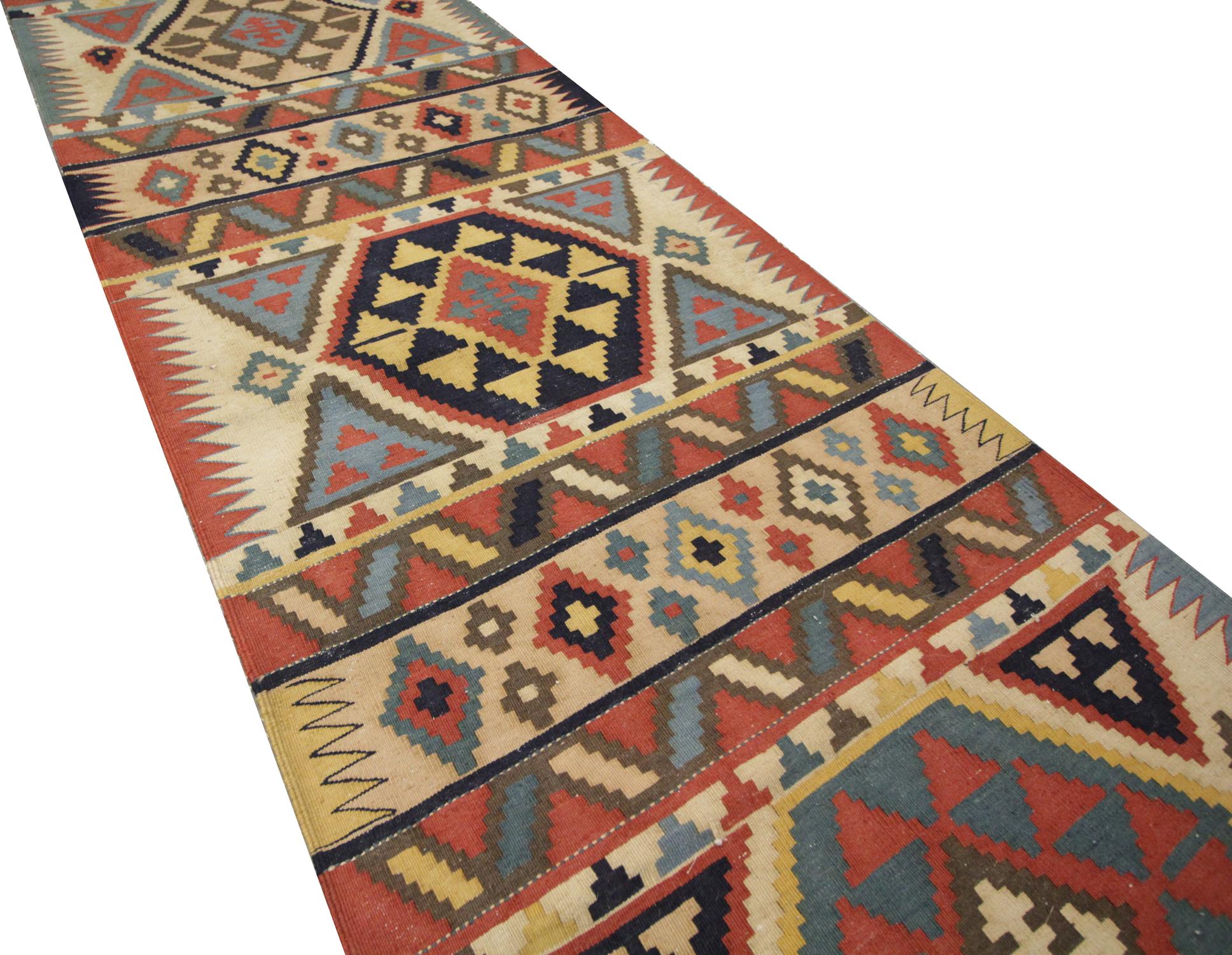 Art nouveau Tapis d'entrée Rug & Kilim en laine, beige tribal géométrique Zig Zag 356x89cm en vente