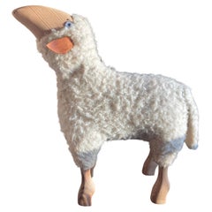 L'agneau en laine fait main par Hanns-Peter Krafft. Allemagne années 1970.