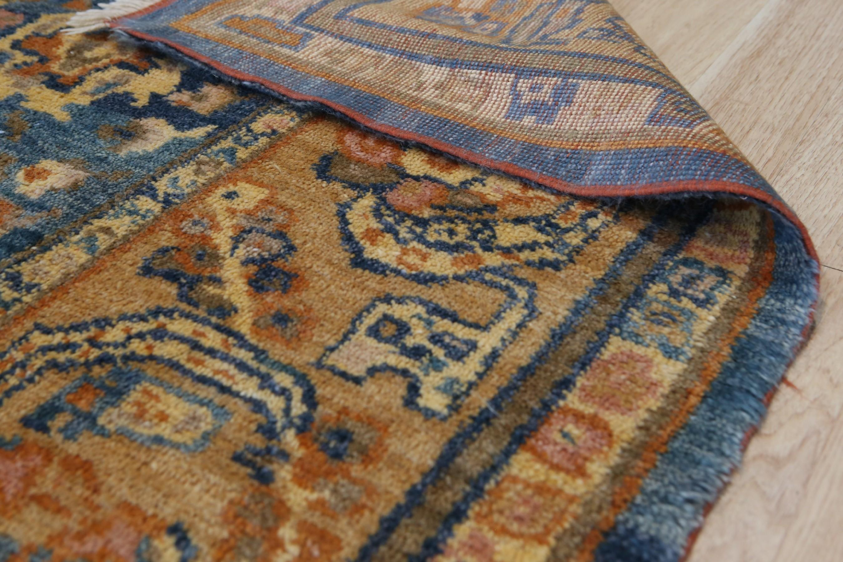 Handmade Wool Oushak Rug, Blue  Luxurious & Elegant Area Rug for Enhancing (Chinesisch) im Angebot