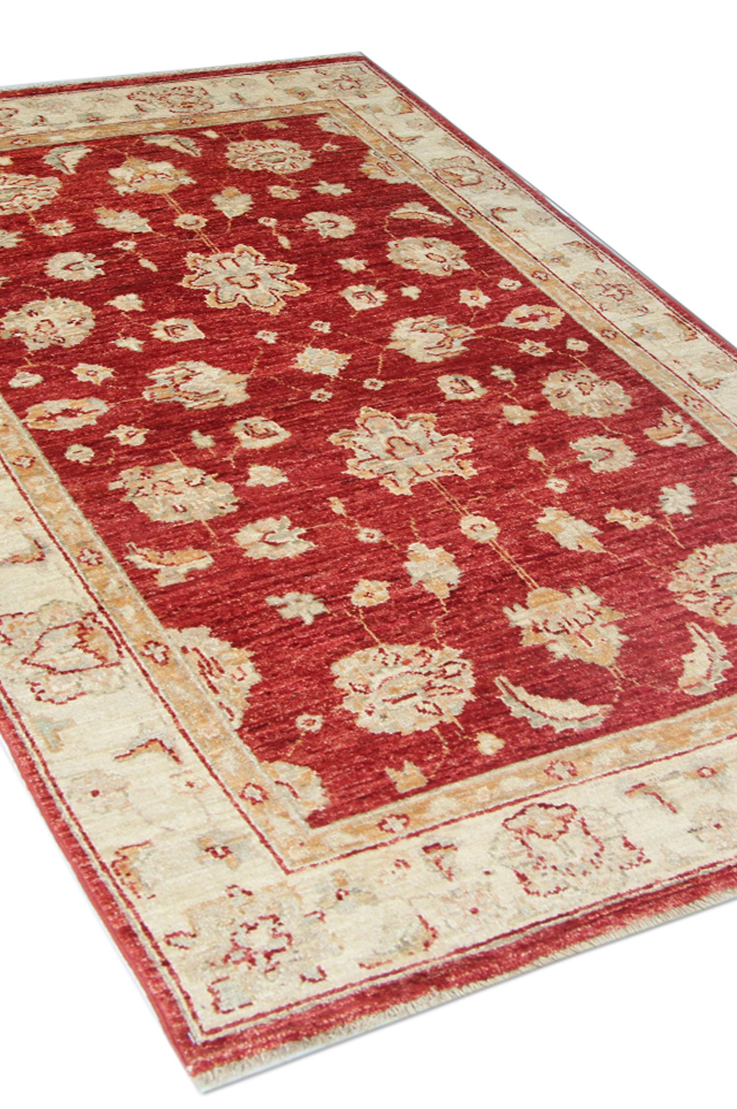 Handgefertigter roter Wollteppich, floraler Orientteppich für das Wohnzimmer 152x100cm (Handgewebt) im Angebot