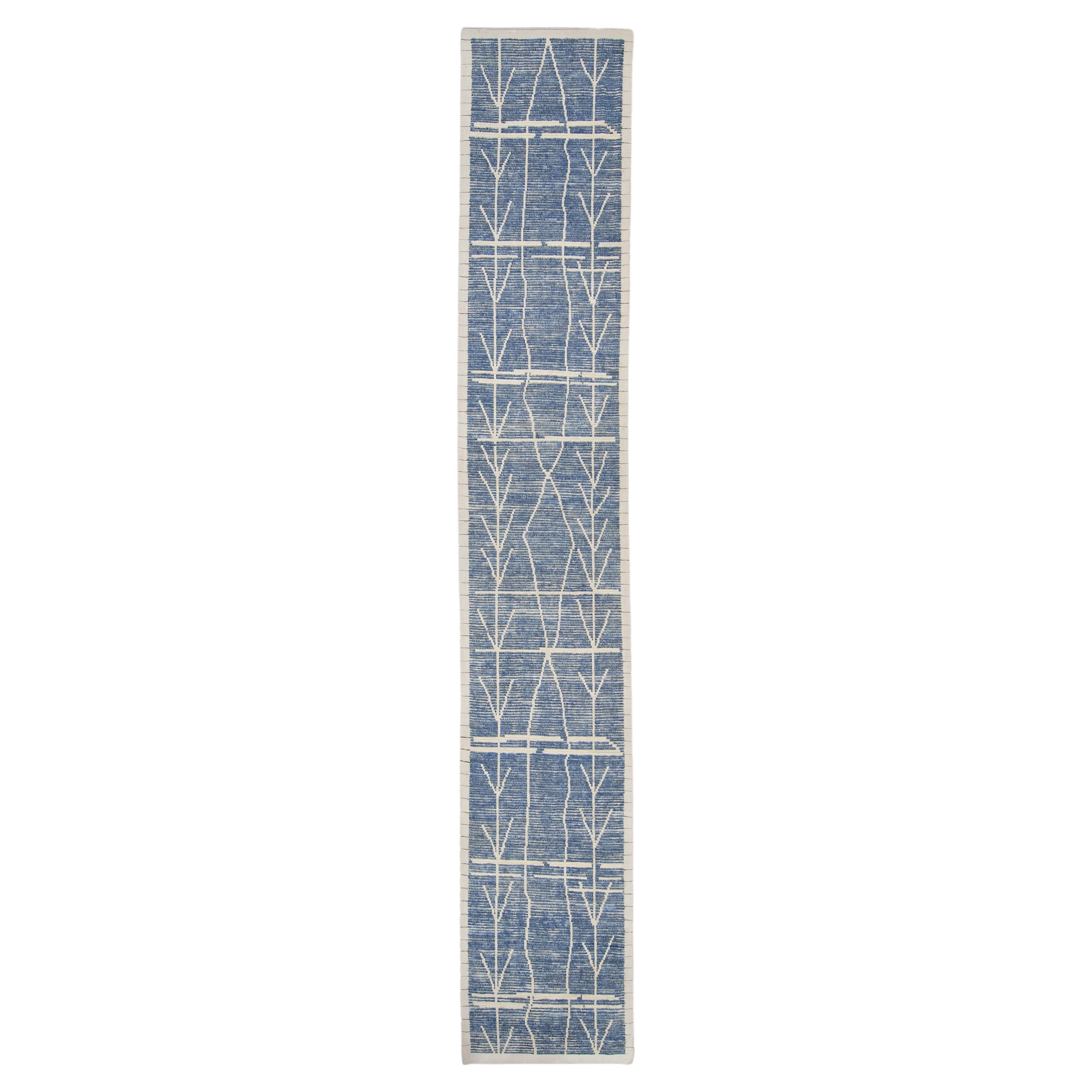  Handgefertigter Tulu-Teppich aus Wolle in geometrischem Design 2'11" x 17'