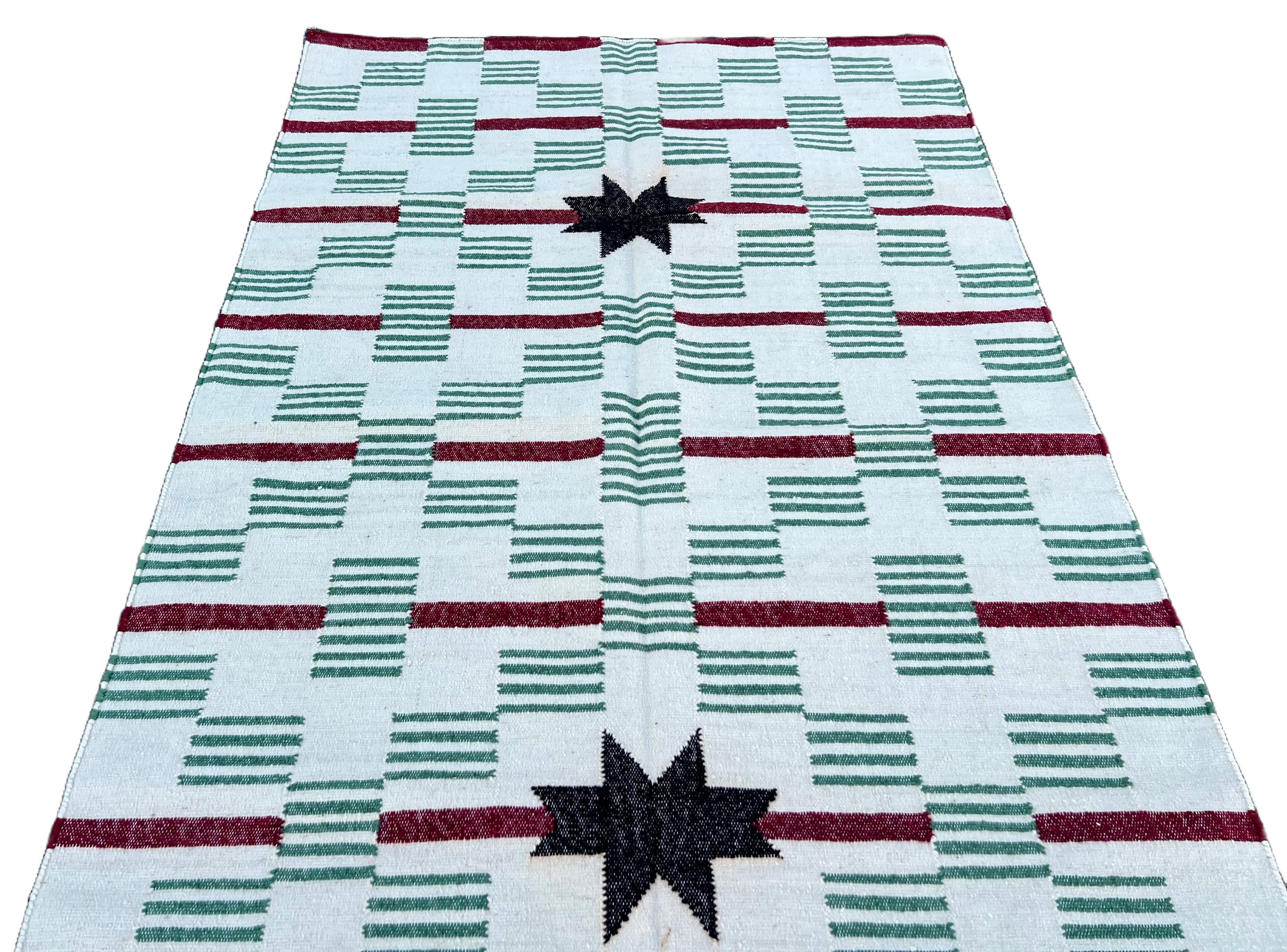 Handmade Woolen Area Flat Weave Rug, 4x7 White, Green Star Dash Indian Dhurrie For Sale 1