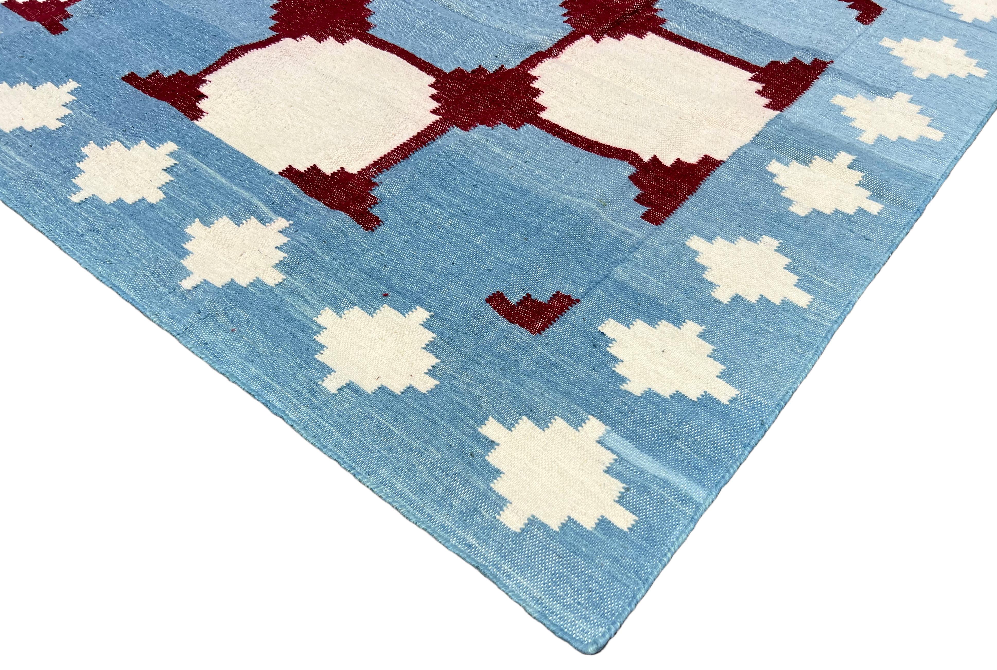 Tapis en laine à tissage plat, 5x8 Tapis Dhurrie à motifs bleus et rouges Neuf - En vente à Jaipur, IN