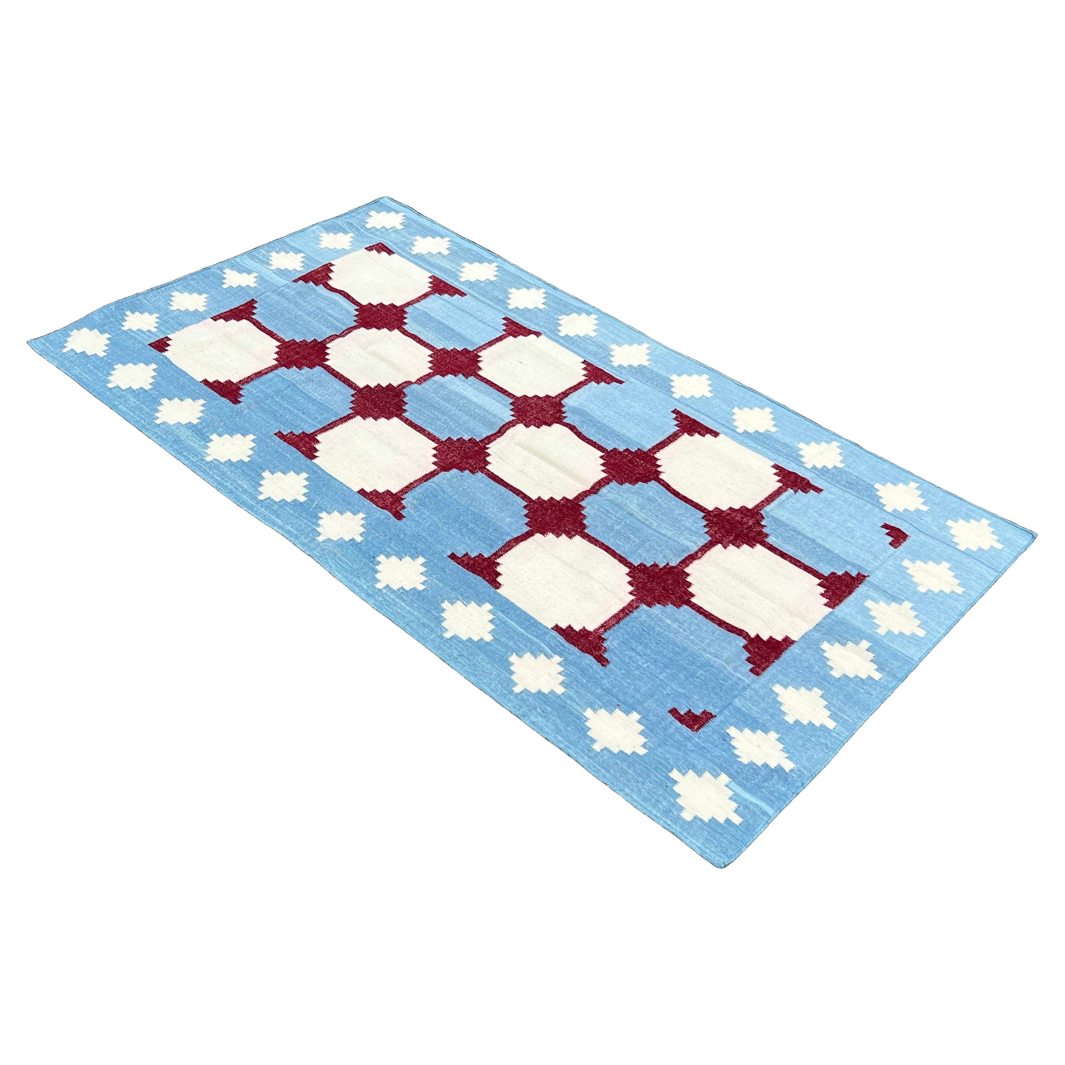 Tapis en laine à tissage plat, 5x8 Tapis Dhurrie à motifs bleus et rouges en vente