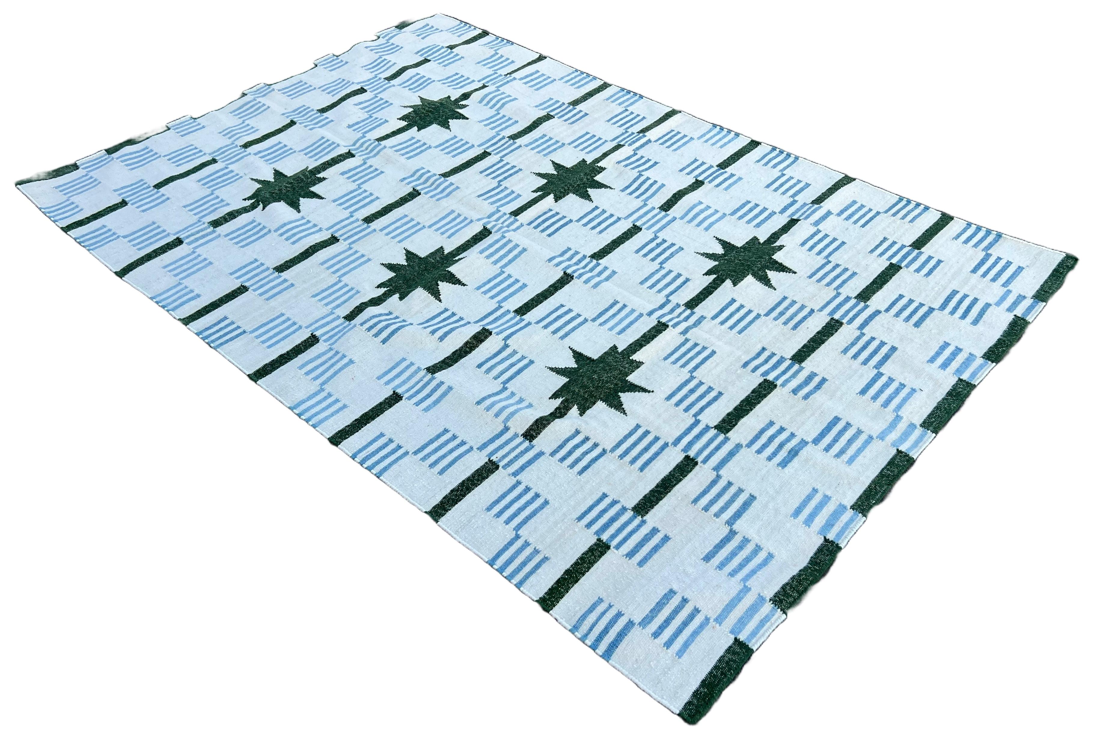 Tapis de sol en laine tissé à plat, 5x8 blanc, vert Star Dash Indian Dhurrie en vente 2