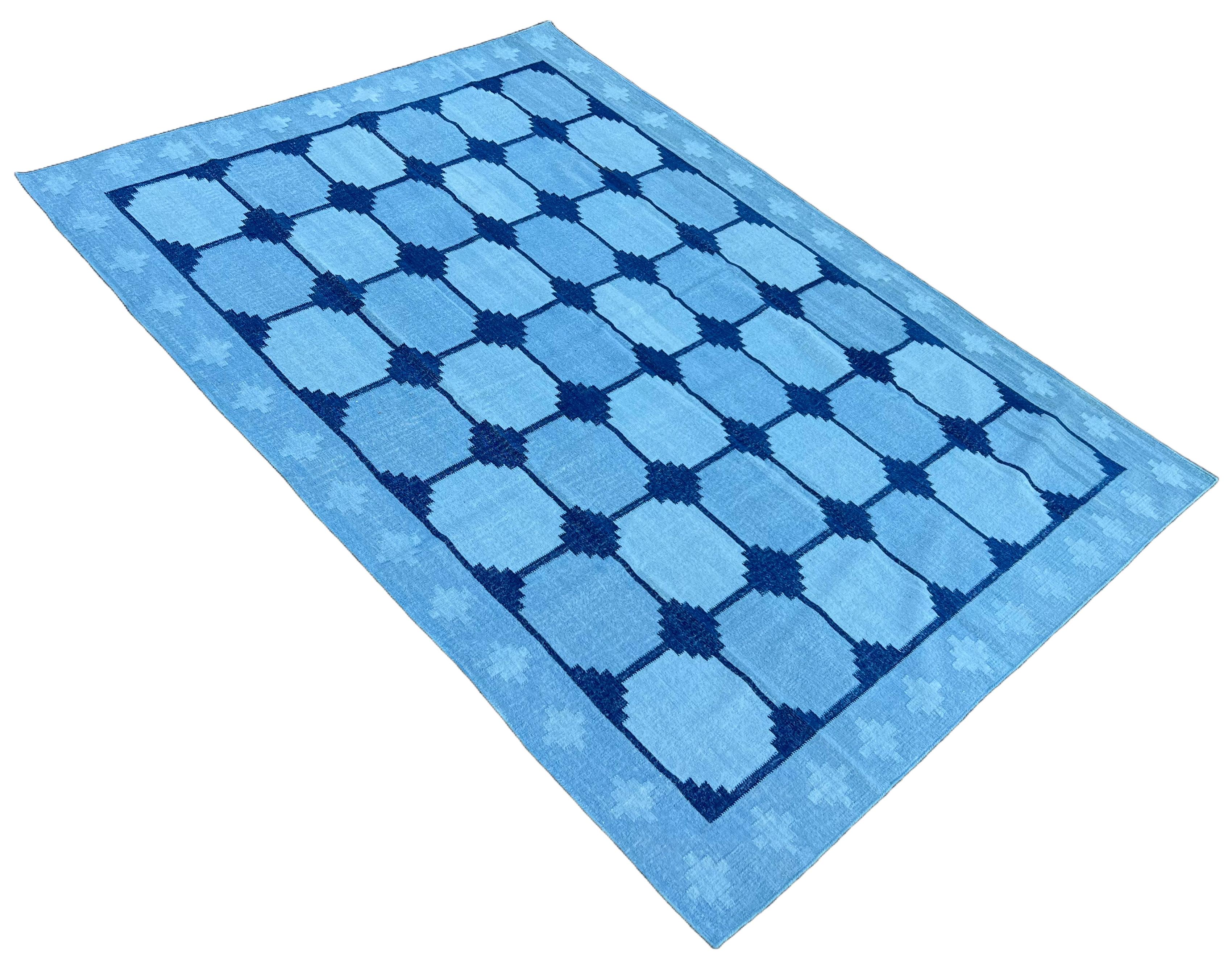 Tapis de sol en laine tissé à plat, 8x1 carreaux bleu ciel et bleu denim Swedish Dhurrie en vente 1