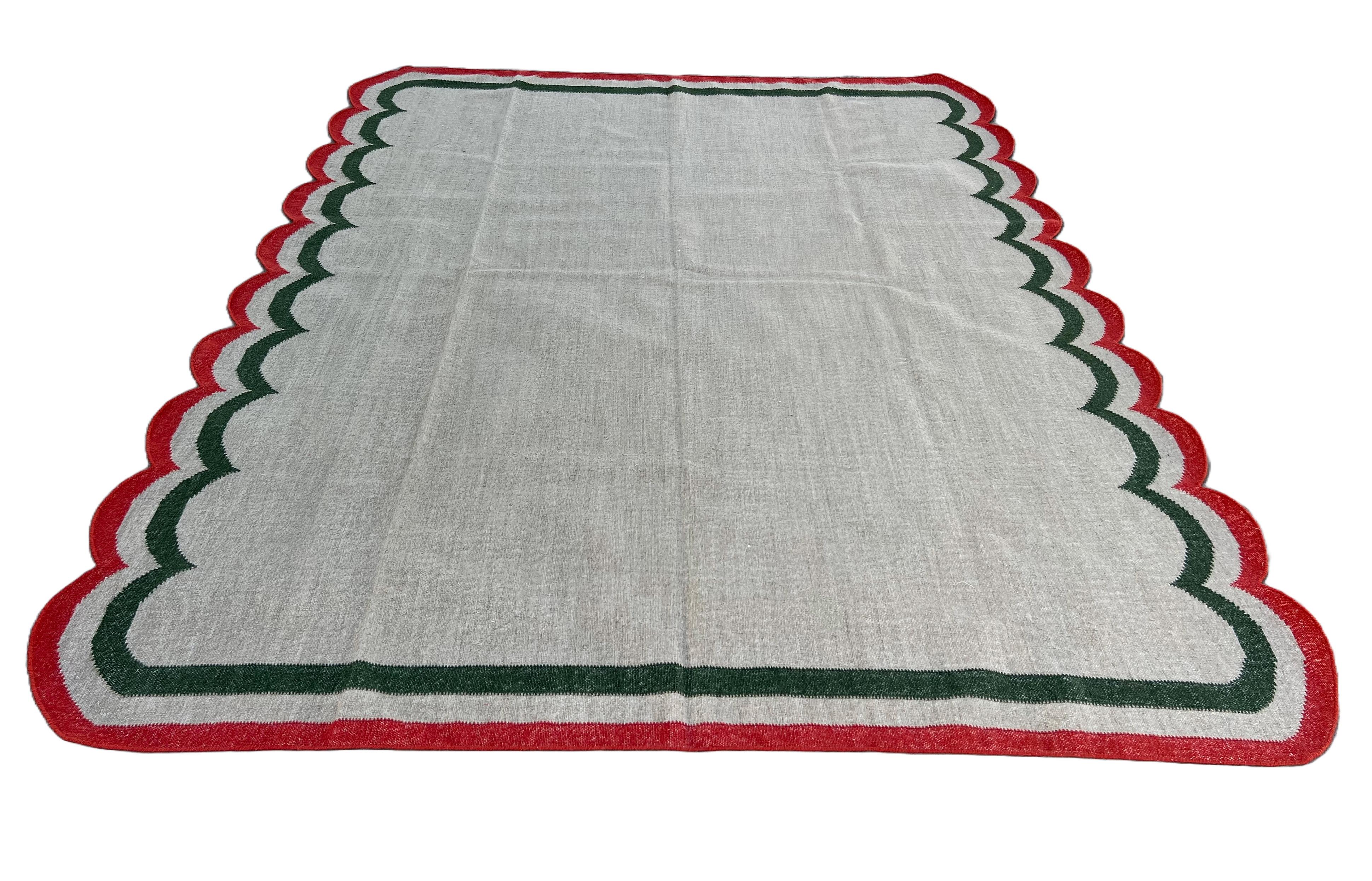 Handmade Woolen Area Flat Weave Rug, 8x10 Beige And Red Scalloped Indian Dhurrie For Sale 1