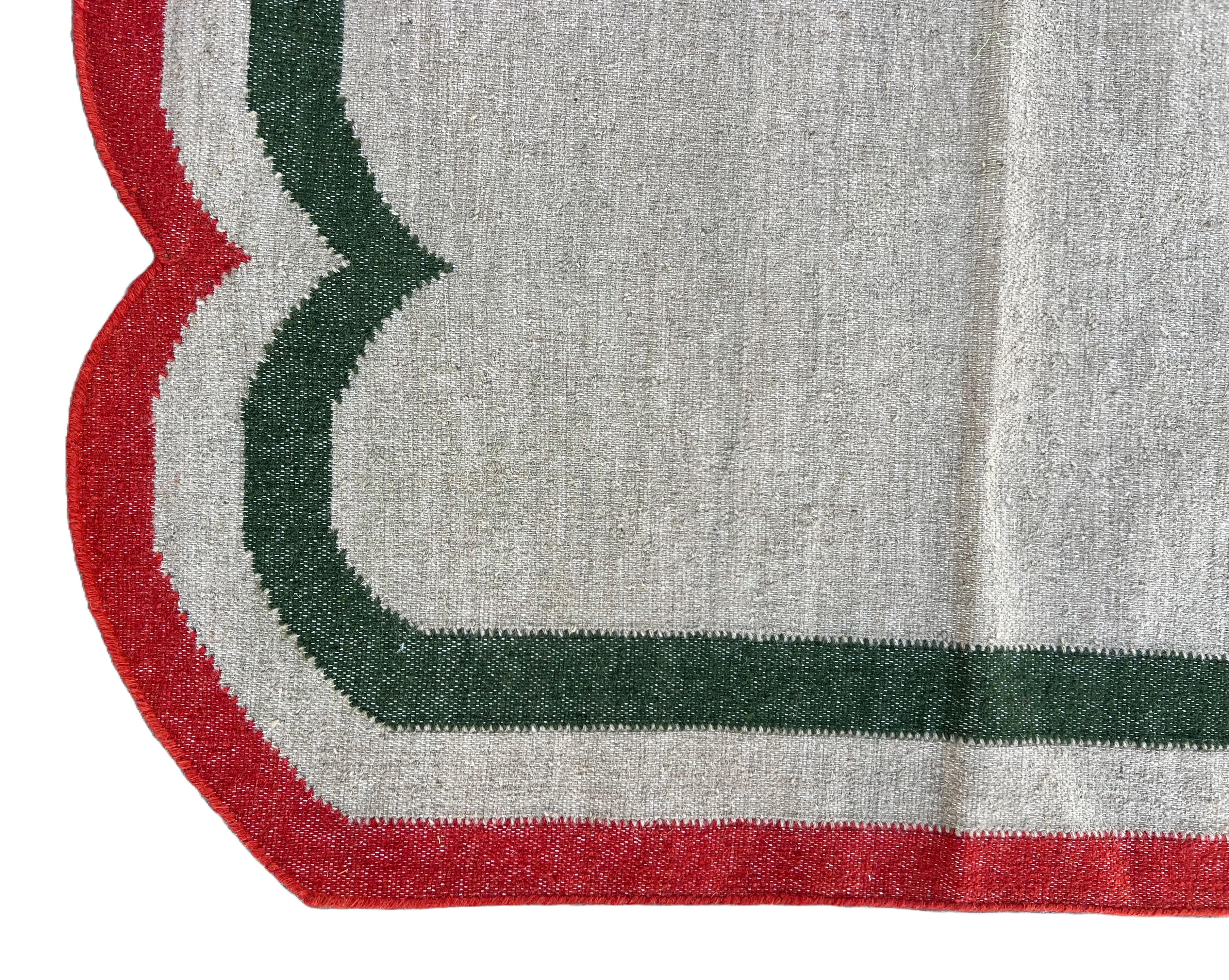 Handmade Woolen Area Flat Weave Rug, 8x10 Beige And Red Scalloped Indian Dhurrie For Sale 3