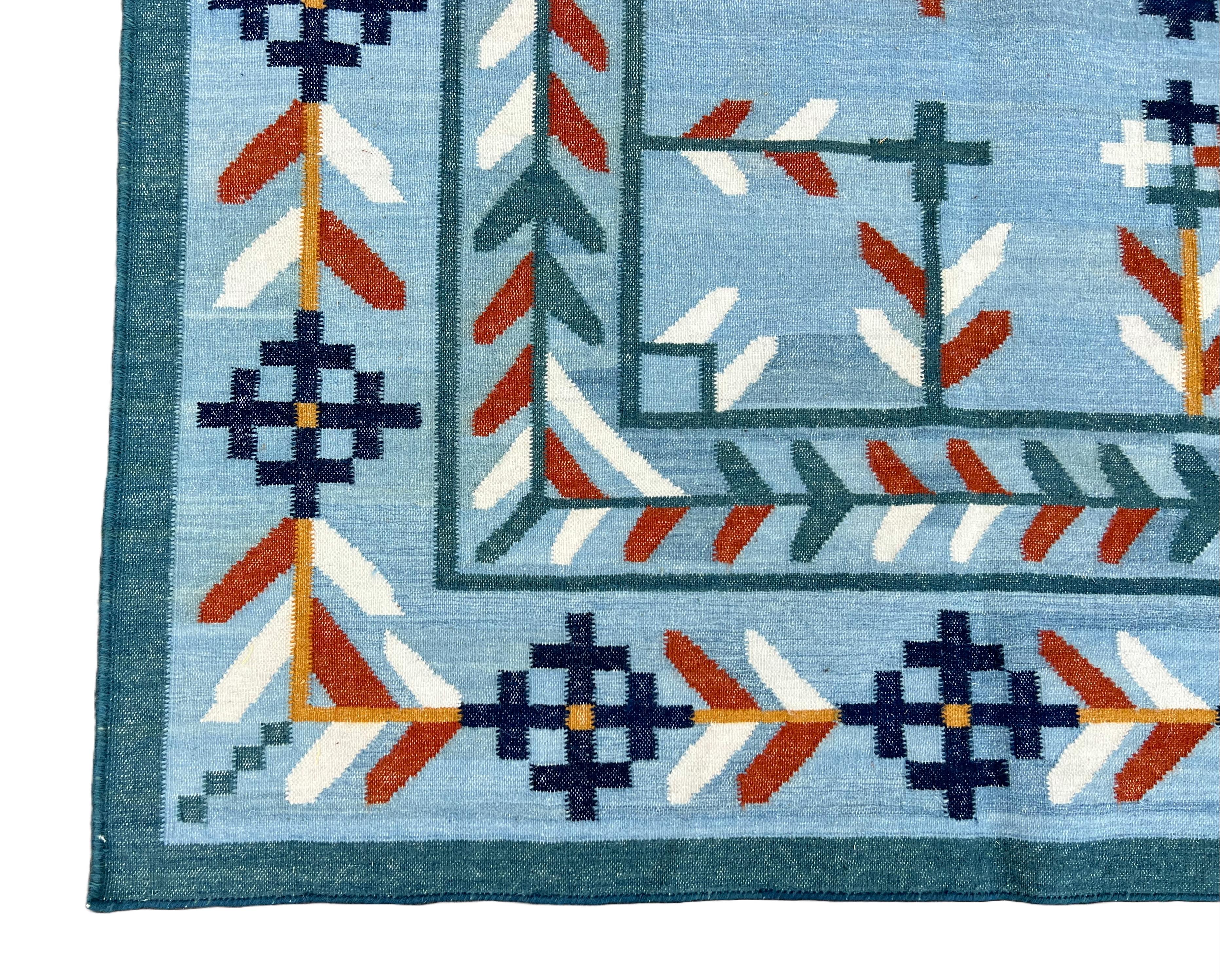 Handmade Woolen Area Flat Weave Rug, 9x12 Blue, Cream, Red Leaf Indian Dhurrie For Sale 1