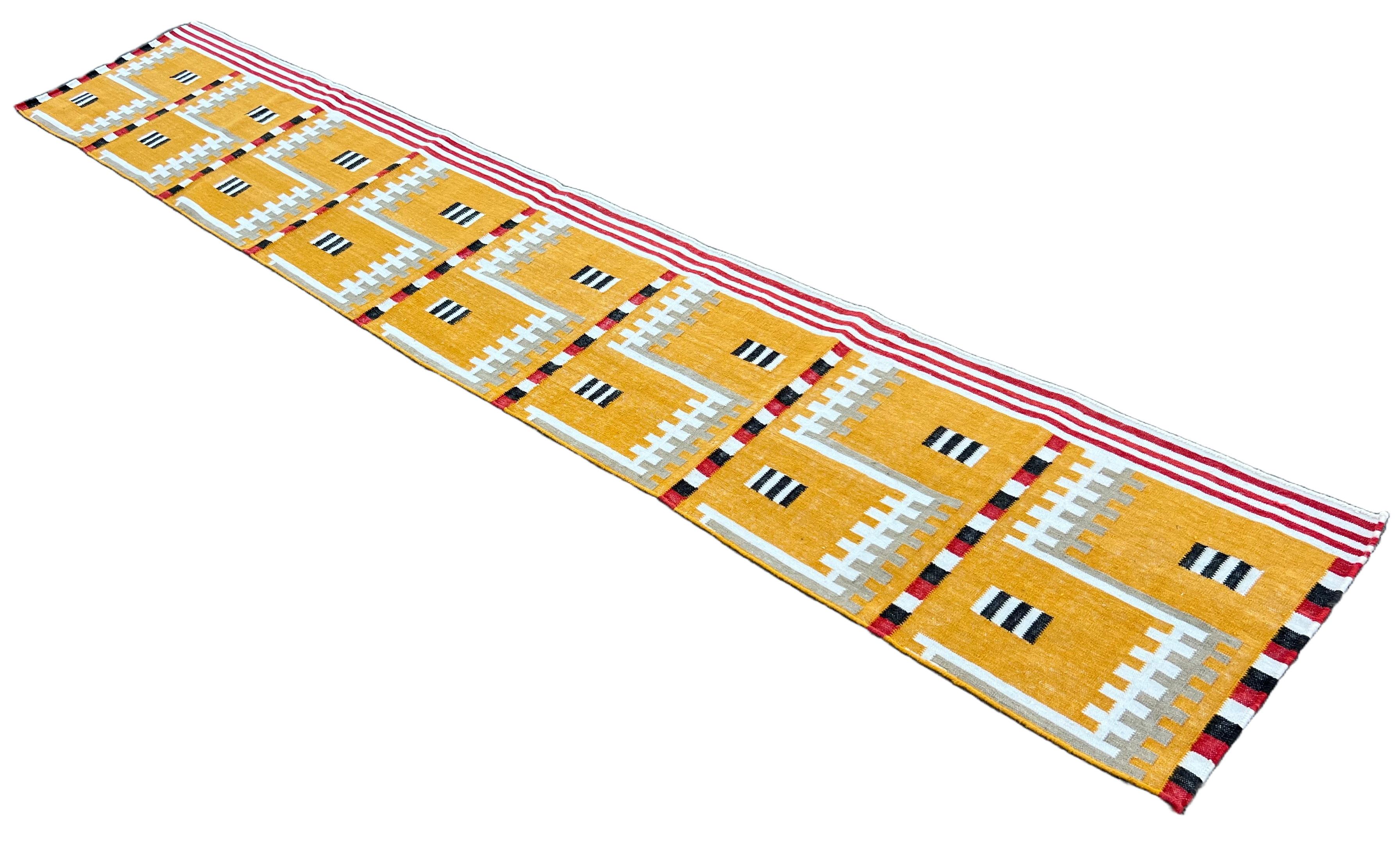 Neuseeländische Wolle natürlich pflanzengefärbt, Senf, Creme & Beige Geometrischer Indischer Dhurrie Läufer- 2'x11' (24 