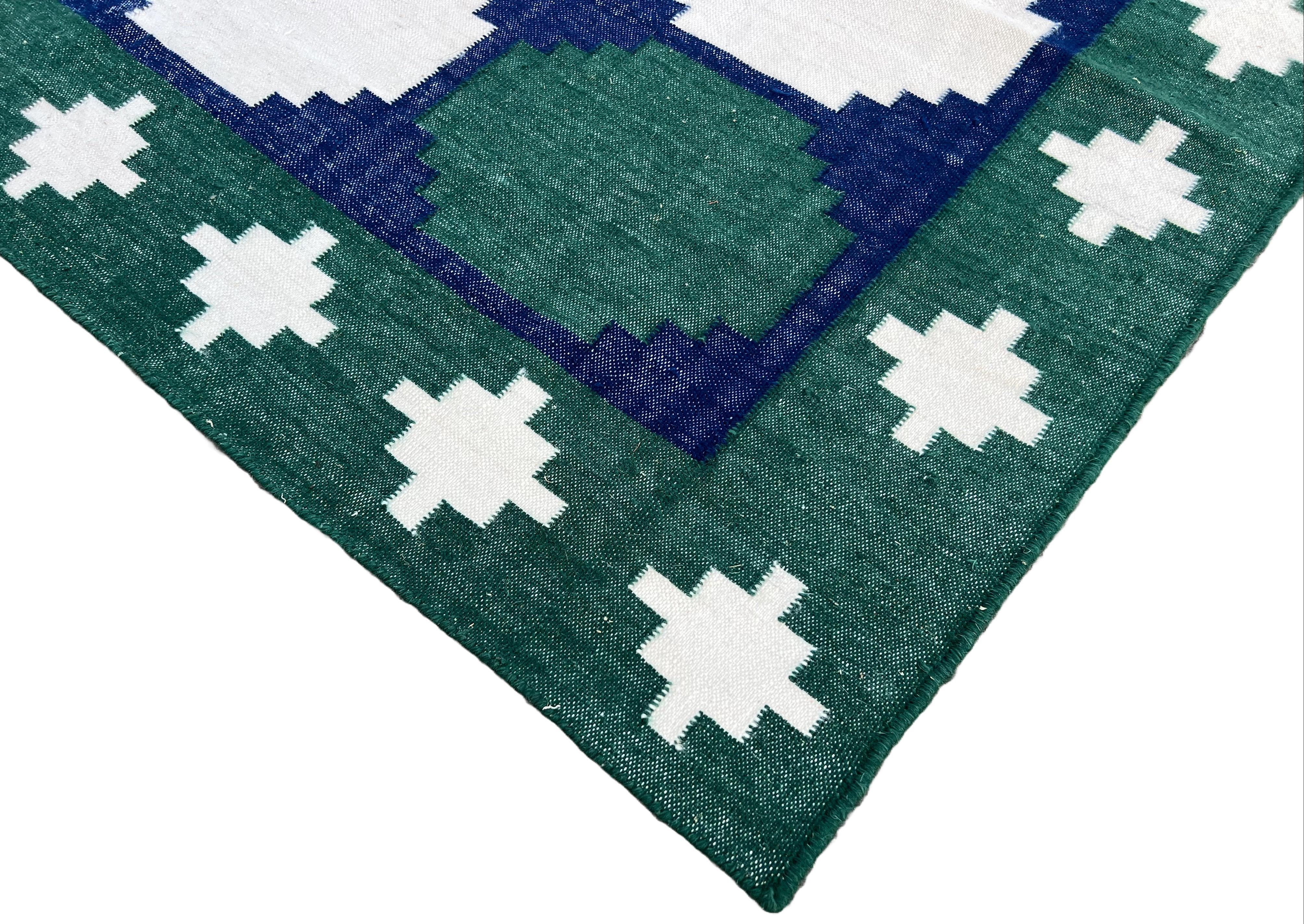Handgefertigter Flachgewebe-Läufer aus Wolle, 4x10 Blauer und grüner Kachel, indischer Dhurrie, Dhurrie im Angebot 3
