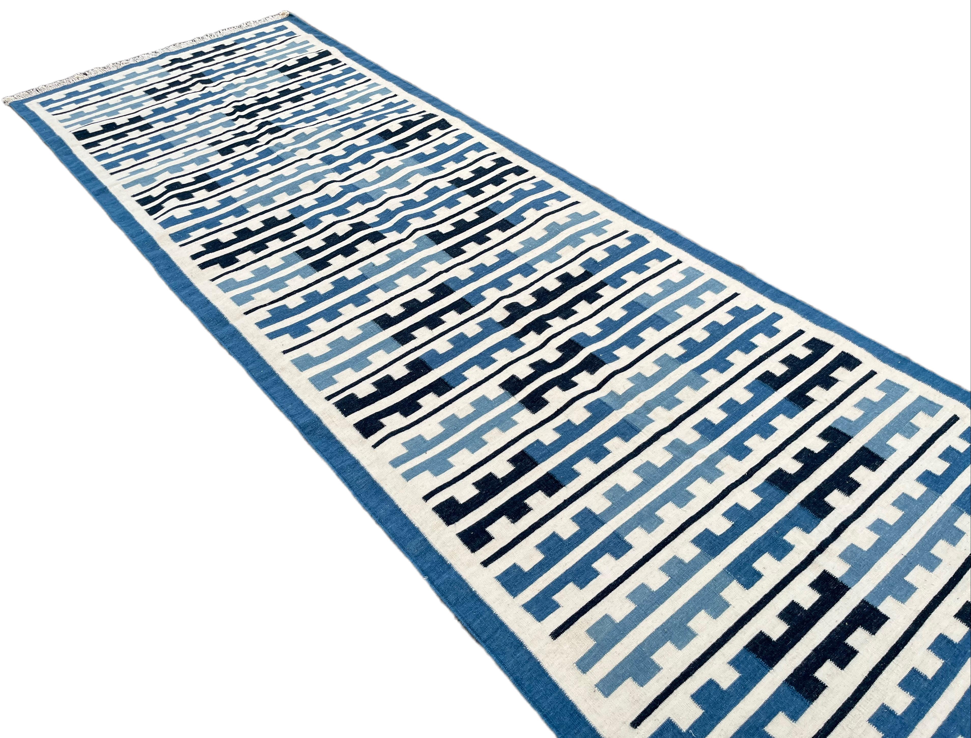 Handmade Woolen Area Flat Weave Runner, Blue & White Striped Indian Dhurrie Rug In New Condition For Sale In Jaipur, IN