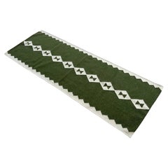 Chemin de table en laine, 3x8 Olive Green White Diamond Indian Dhurrie