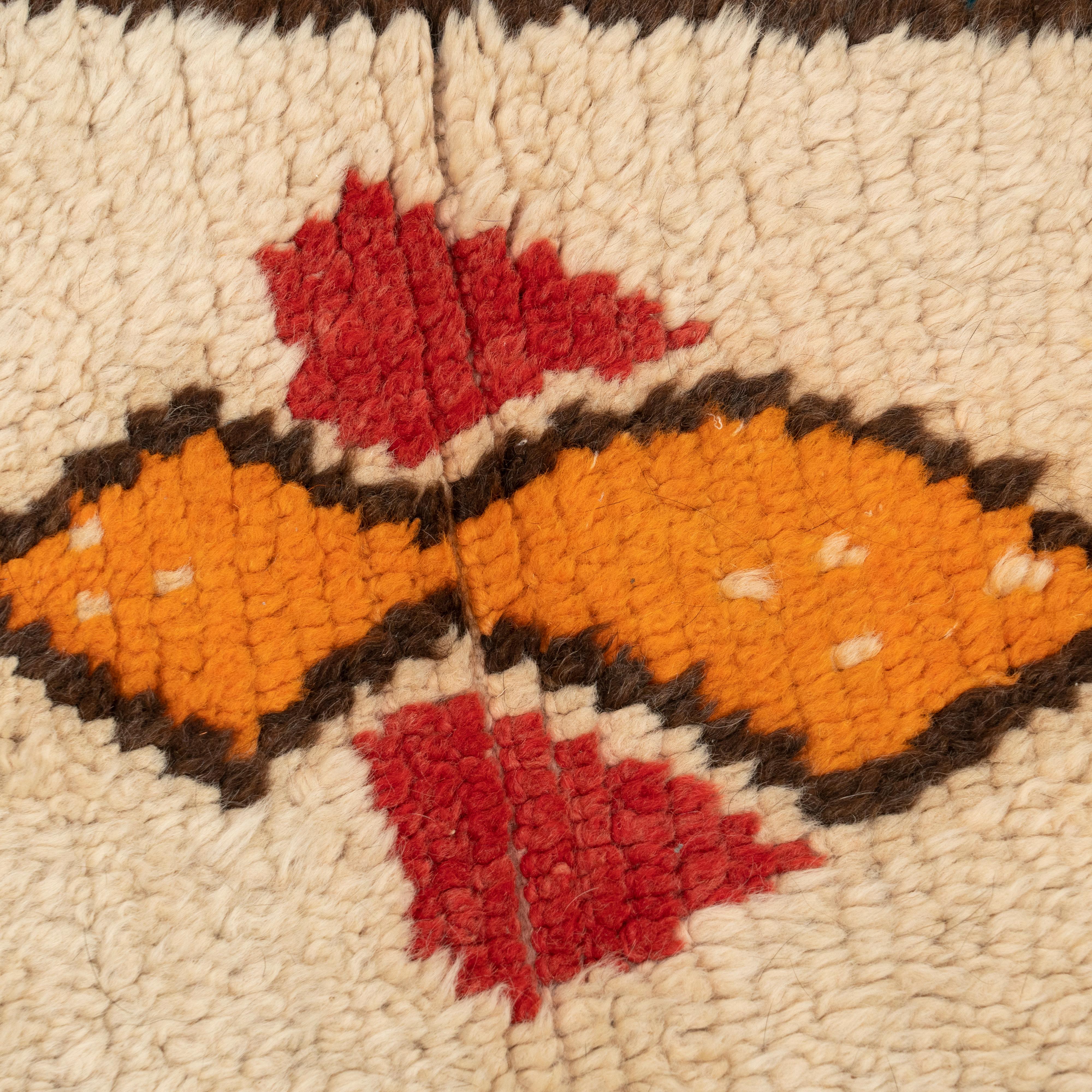 Handmade Wooven Wool Moroccan Rug For Sale 4