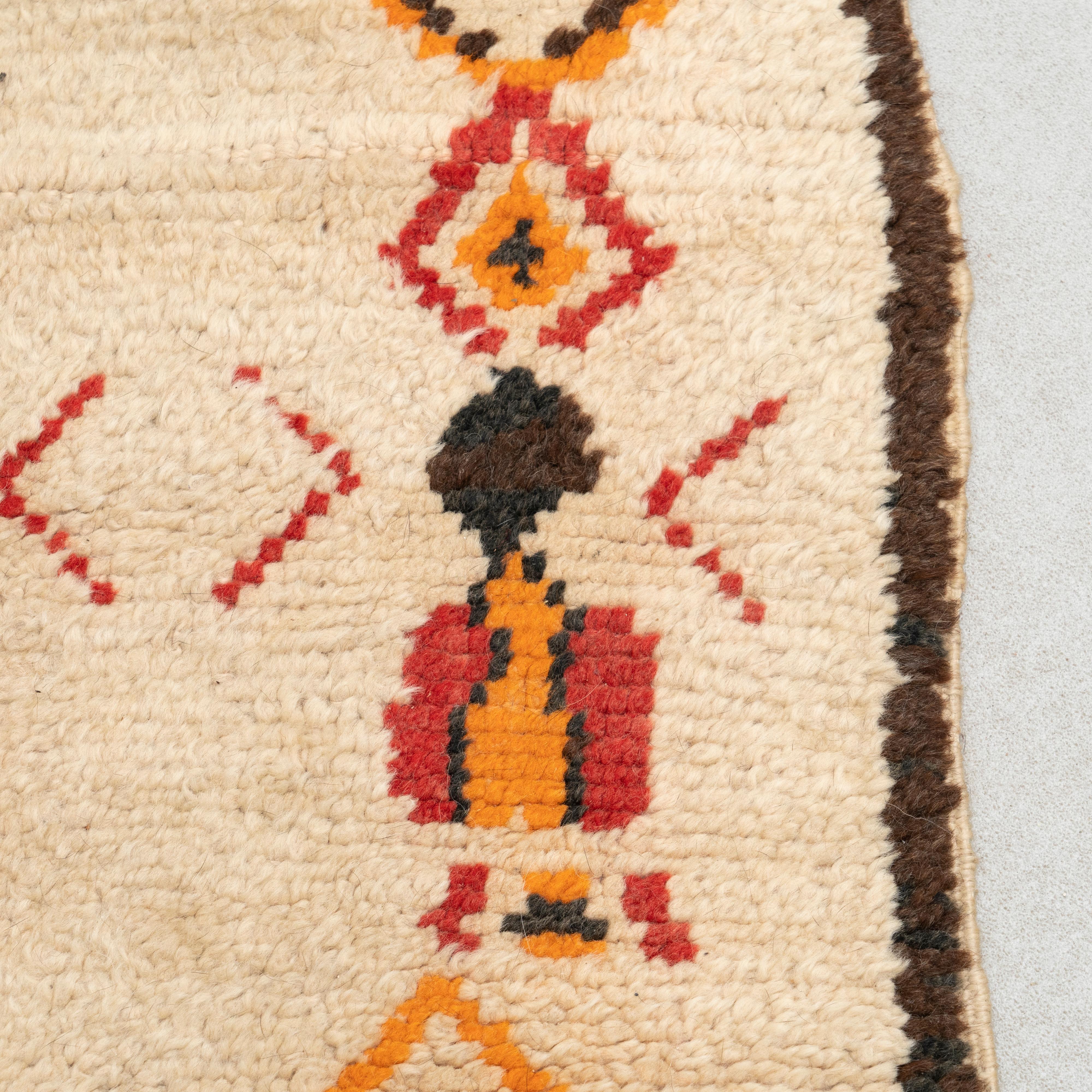 Fabric Handmade Wooven Wool Moroccan Rug For Sale