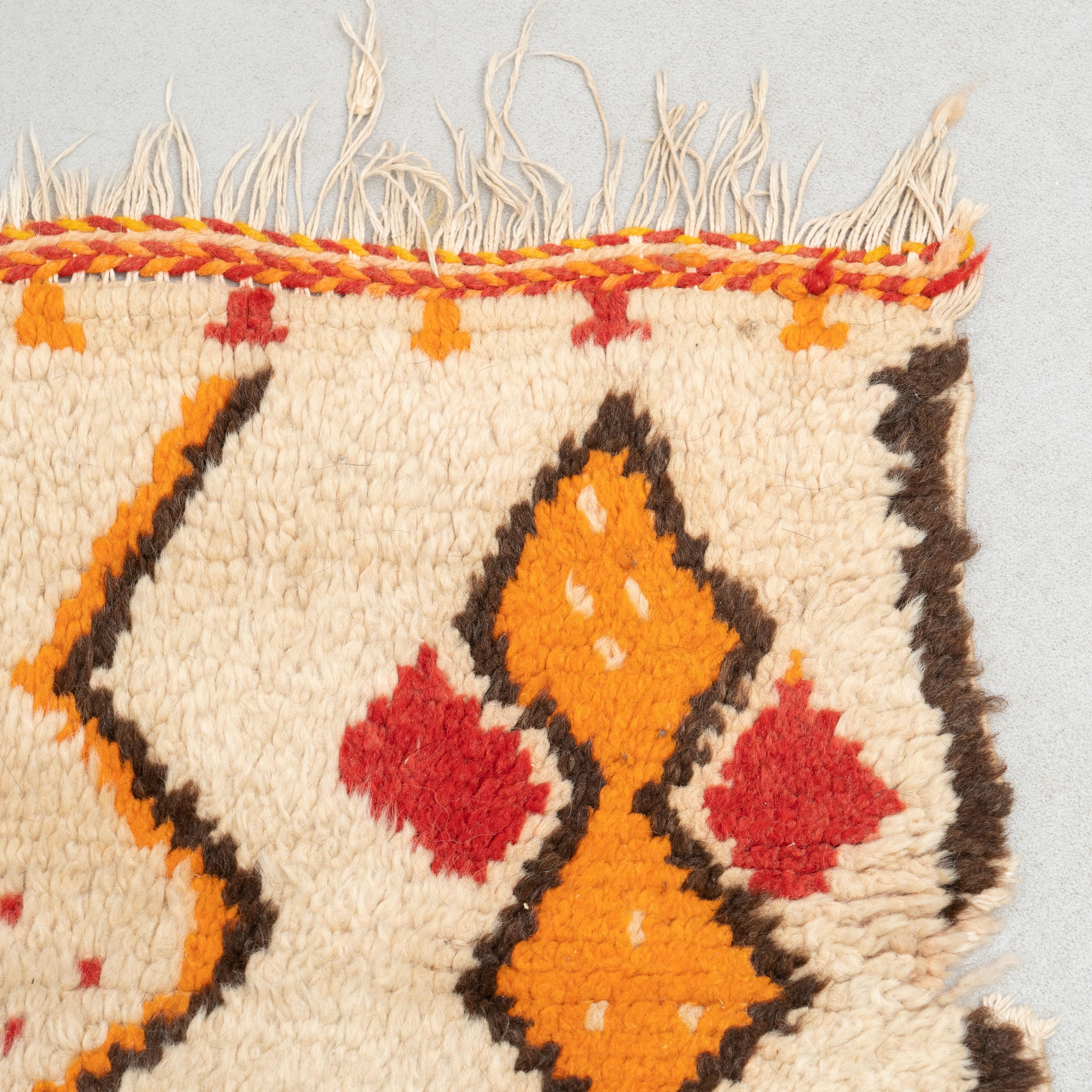Handmade Wooven Wool Moroccan Rug For Sale 1