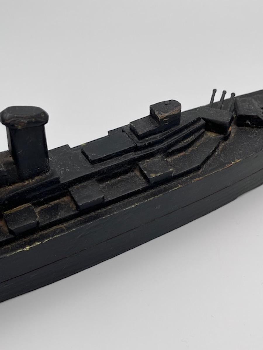 Acorazado de la Segunda Guerra Mundial Hecho a Mano Juguete Infantil de Arte Popular en venta 6