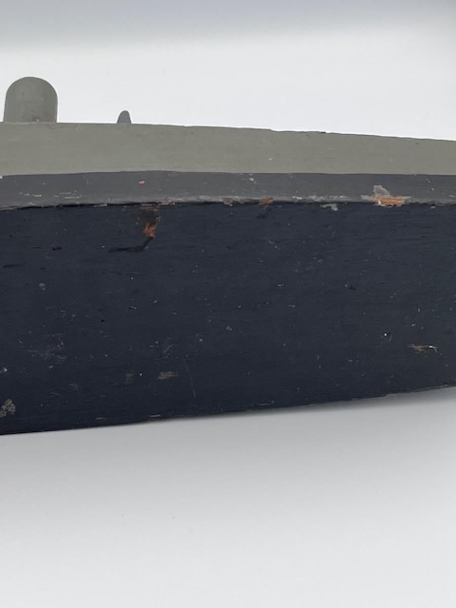 Acorazado de la Segunda Guerra Mundial Hecho a Mano Juguete Infantil de Arte Popular en venta 7