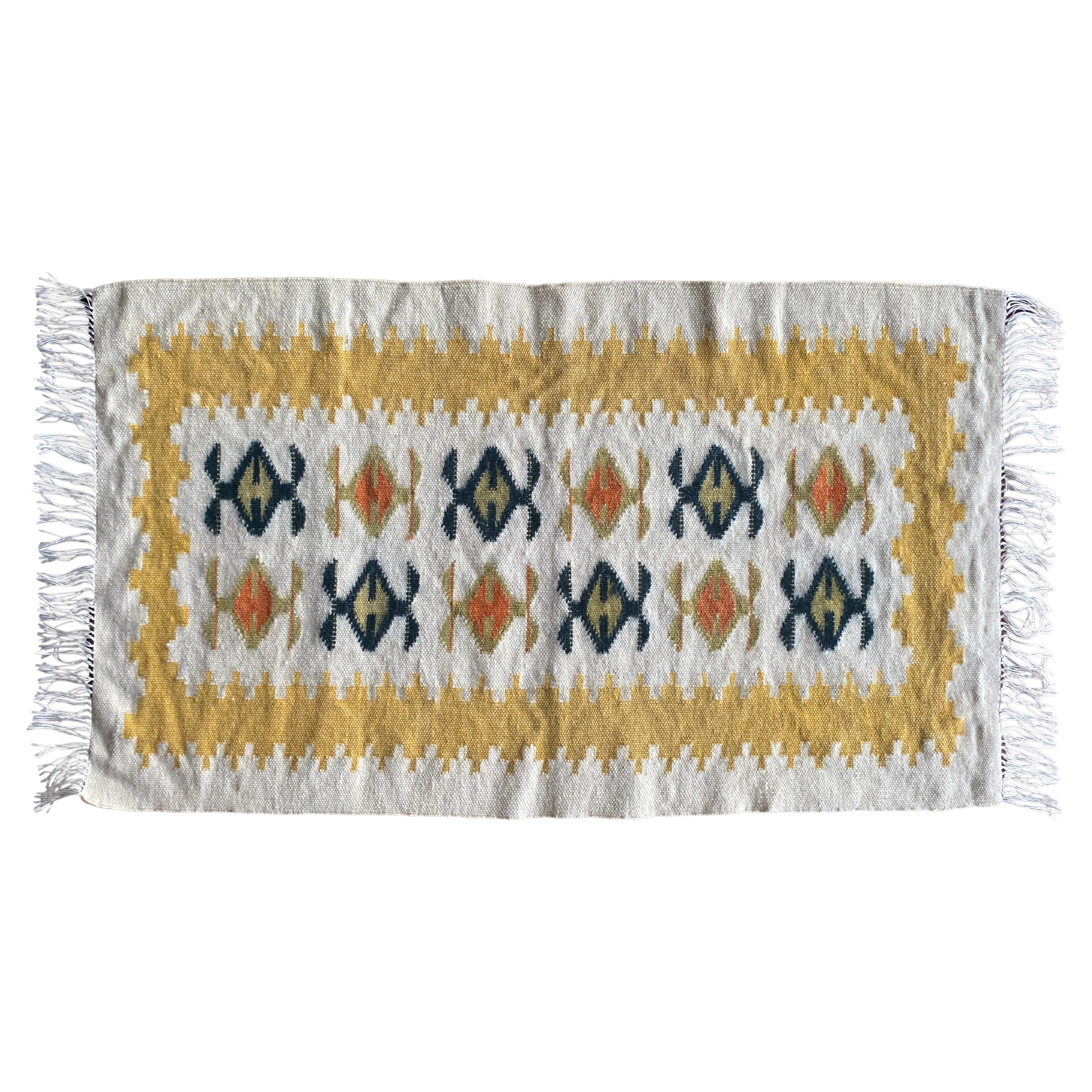 Tapiz de tejido plano amarillo y blanco crema hecho a mano, Vlasti, Grecia, años 1960-70 en venta