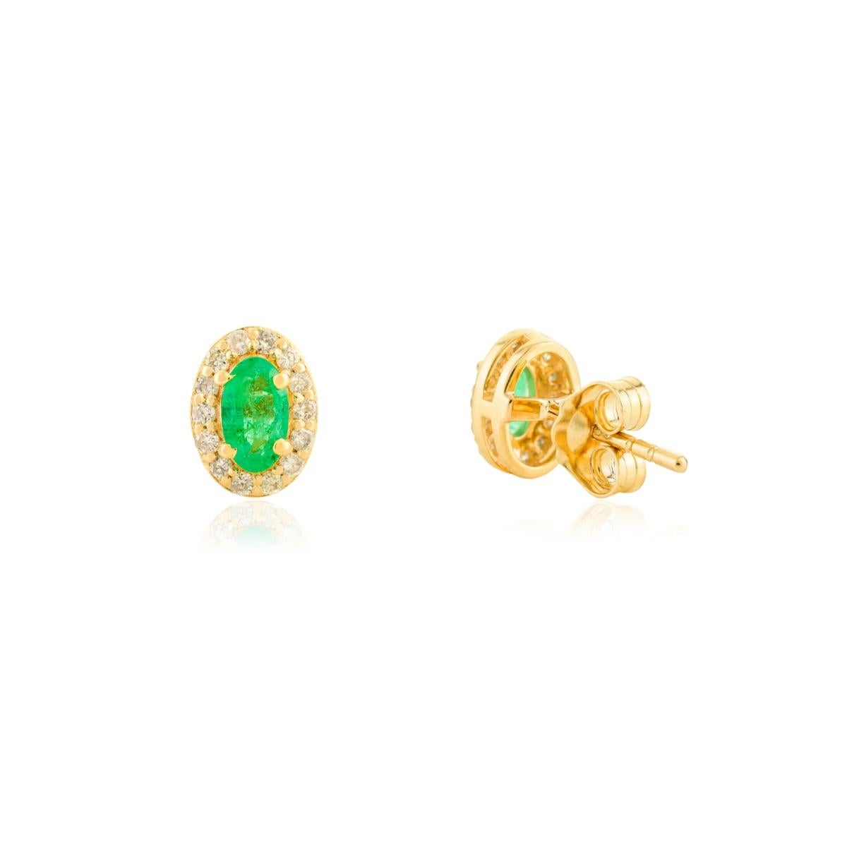 Boucles d'oreilles pour mère en or jaune 18 carats faites à la main et ornées d'émeraudes et de diamants de Zambie Neuf - En vente à New York, NY