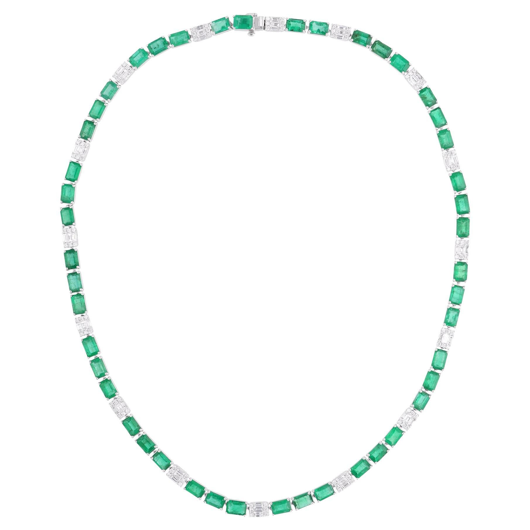 Collier en or blanc 14 carats fait à la main et composé d
émeraudes zambiennes, de pierres précieuses et de diamants