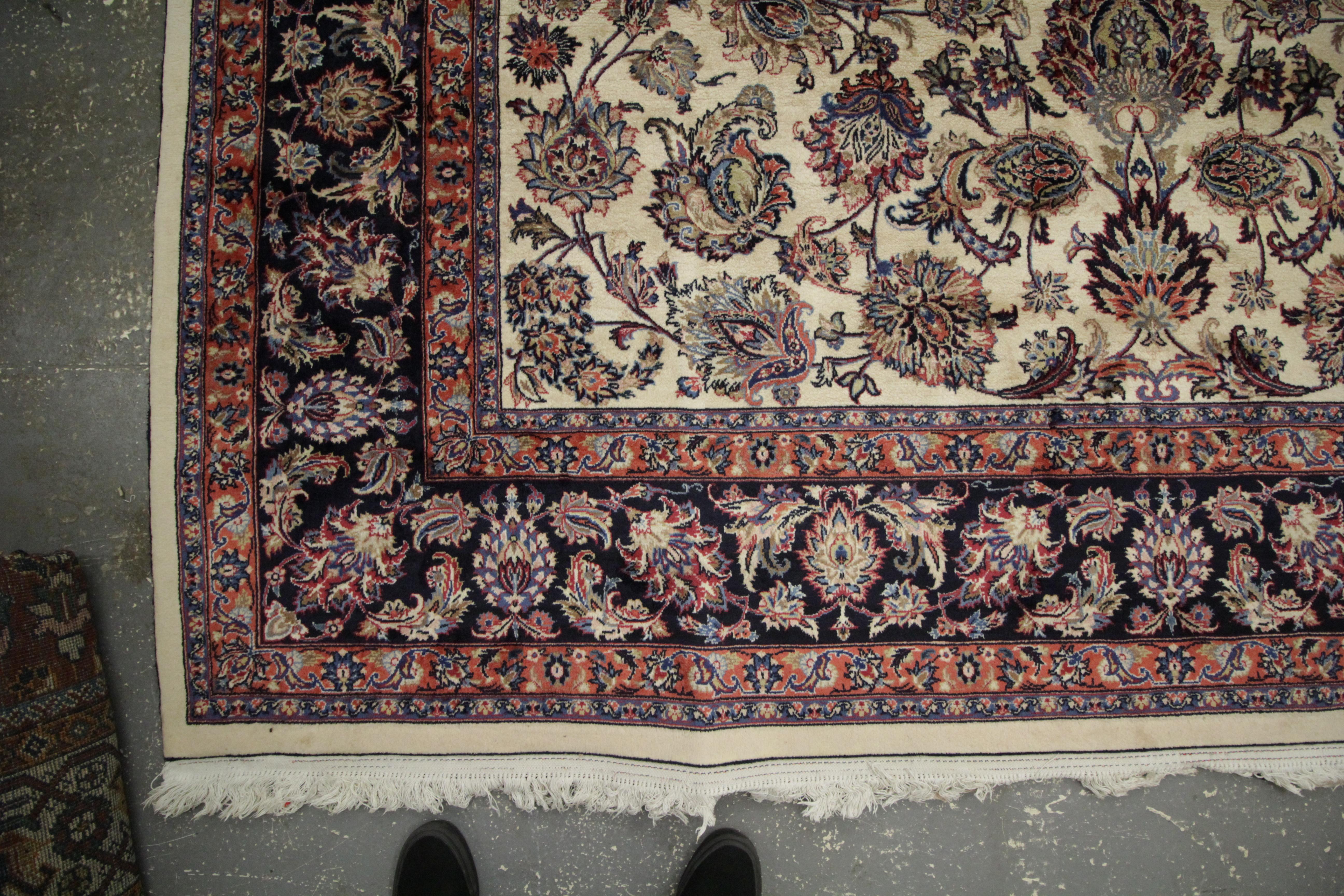 Handgefertigter Ziegler Sultanabad-Teppich, Wohnzimmerteppich aus cremefarbener Wolle (Handgeknüpft) im Angebot