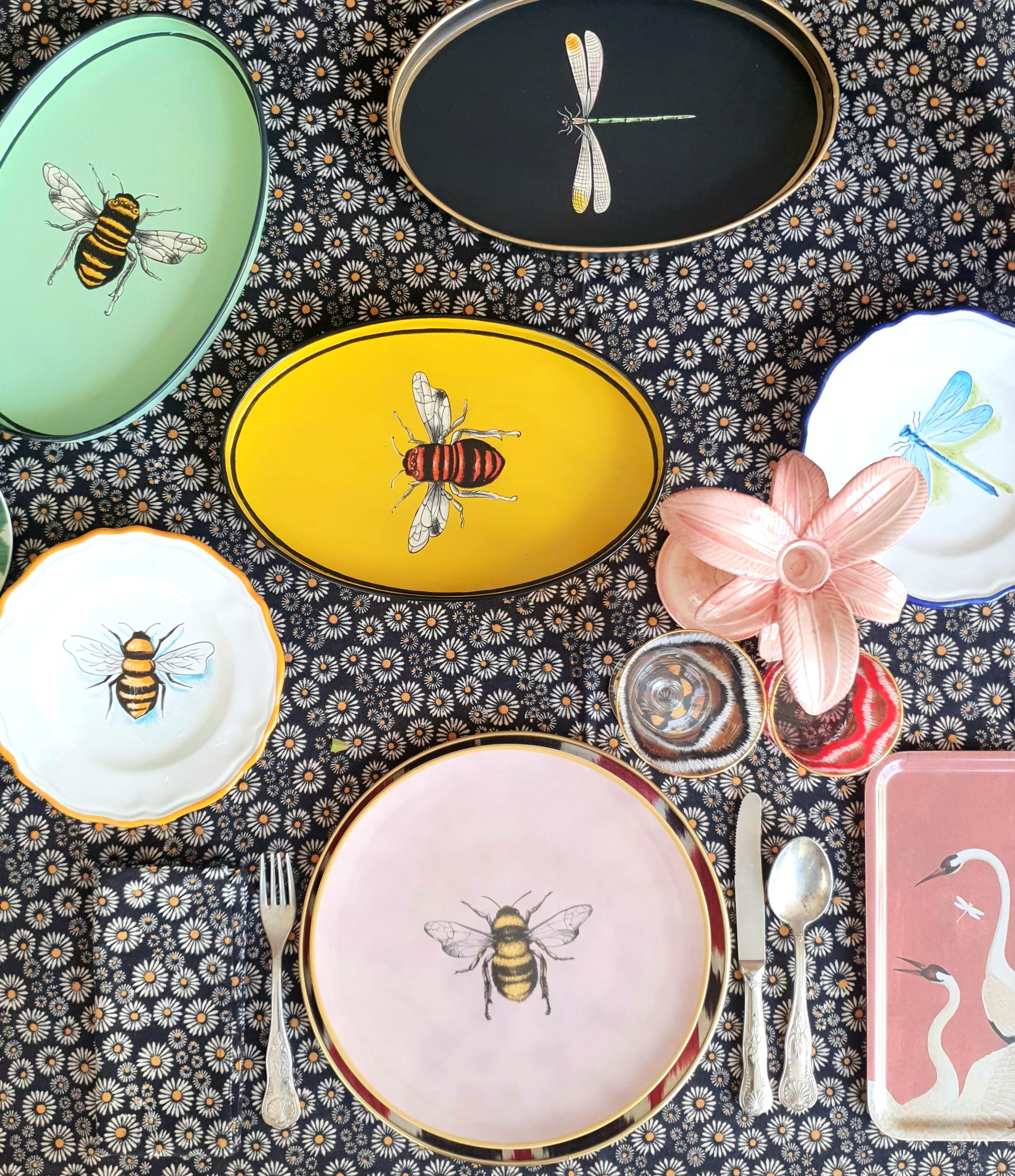 Bandeja de Hierro Decorativa Pintada a Mano - Abeja Azul Pintado a mano