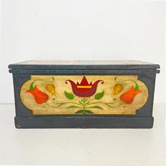 Cofre nupcial de arte popular pintado a mano por Peter Hunt, Provincetown, D. 1948