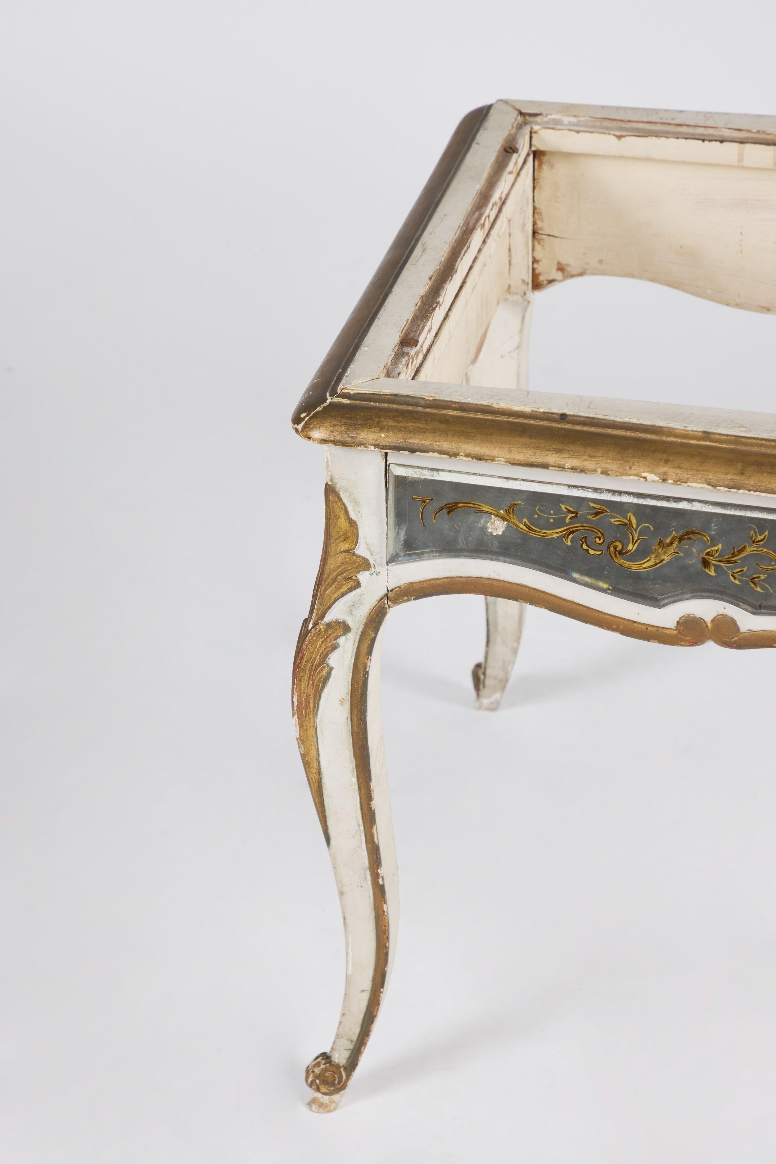Handpainted French Table In Excellent Condition For Sale In Studio City, CA