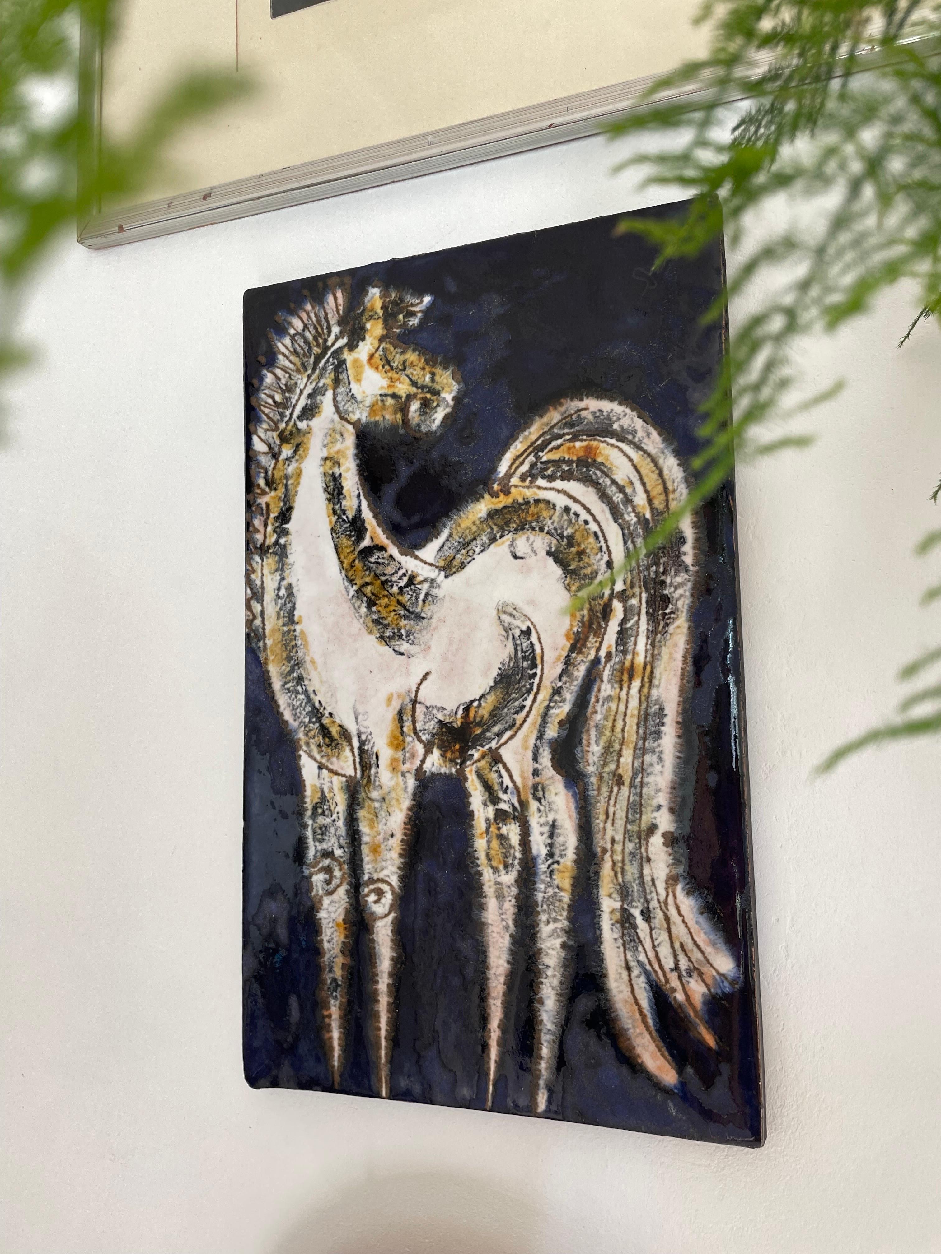 Fatto a mano Piatto da parete in ceramica con motivo a cavallo di Ruscha, anni '60 in vendita
