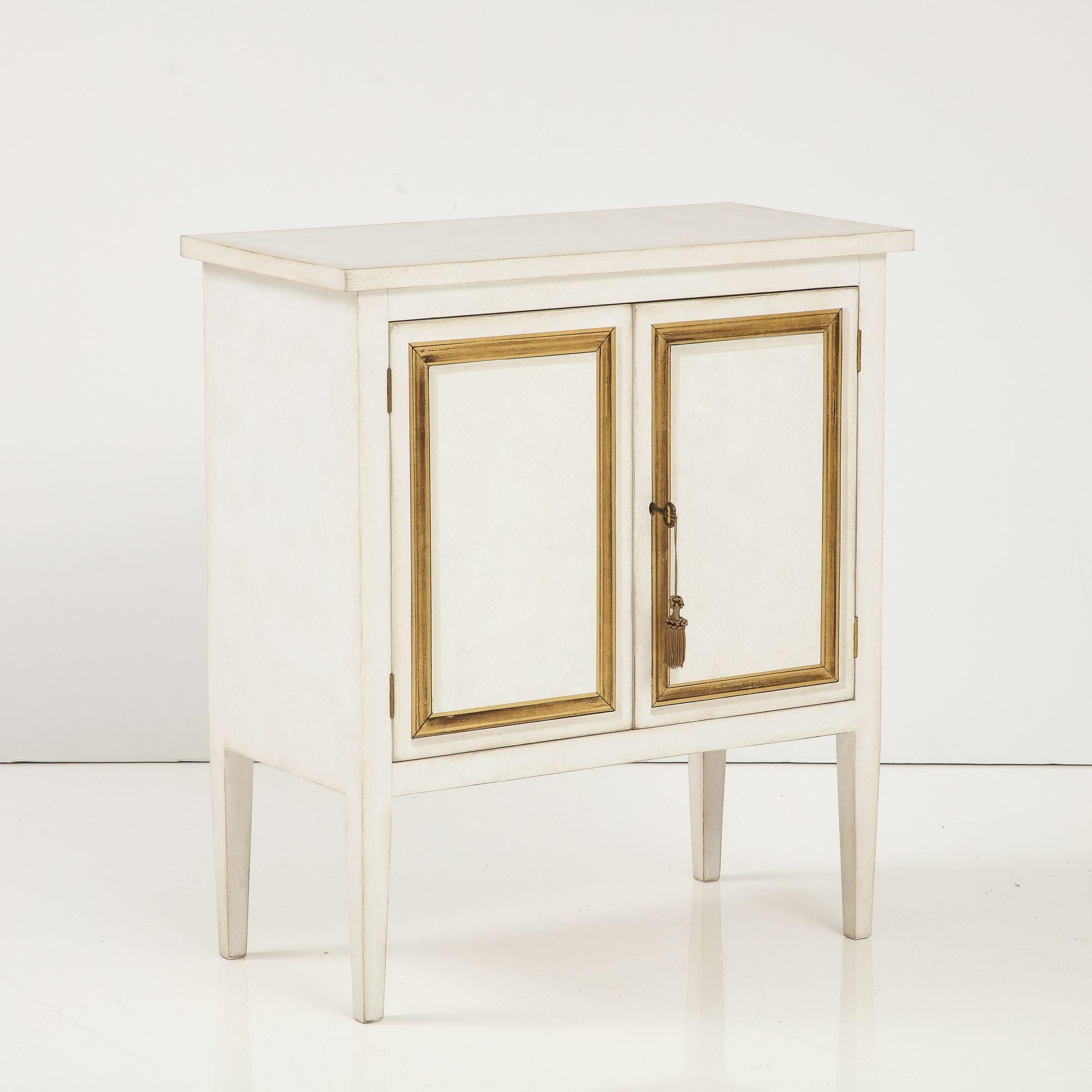 Handpainted Ivory and Gold Trompe l'oeil Cabinet or Nightstand, 21st C. For Sale 3