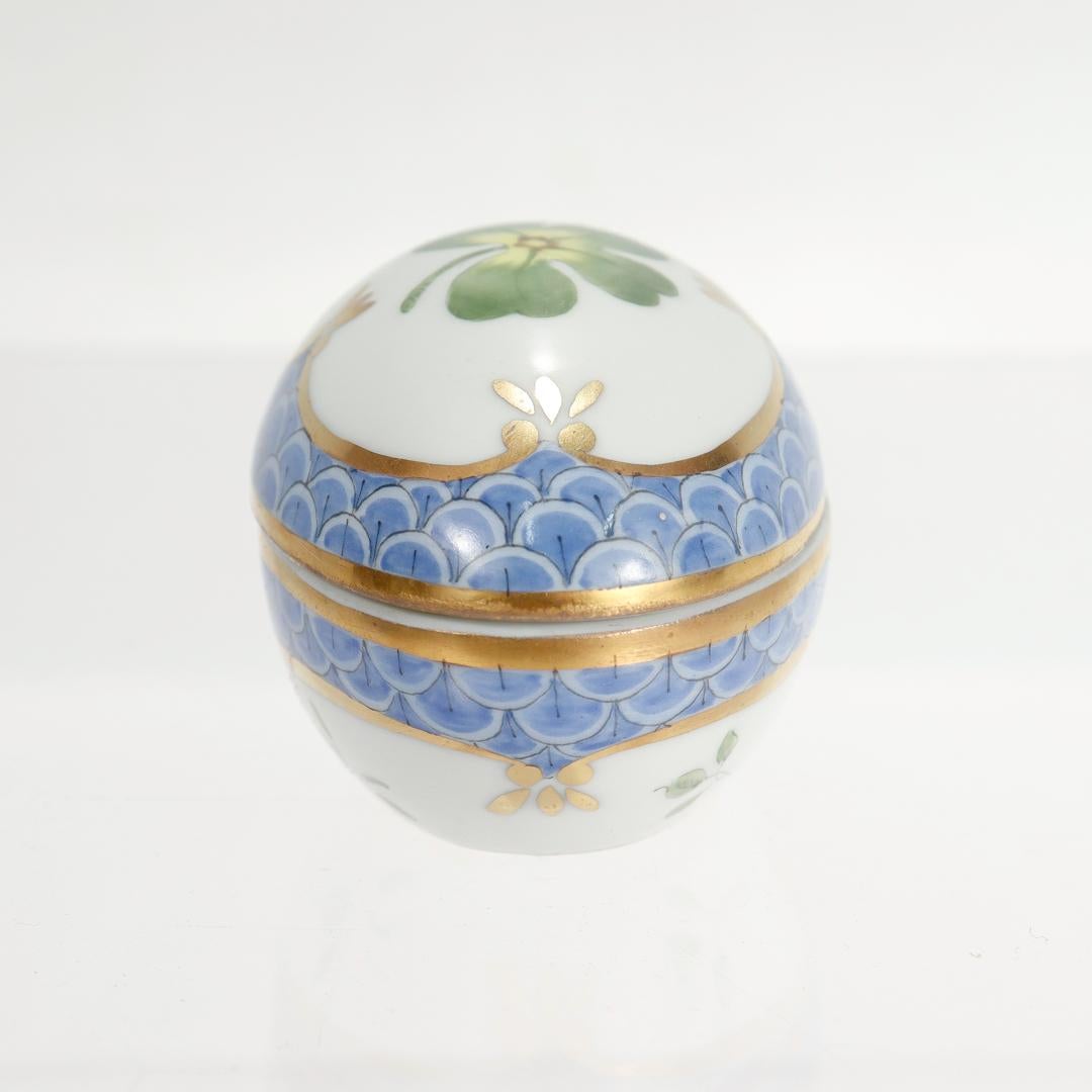Boîte à œufs en porcelaine de Limoges peinte à la main pour Asprey Bon état - En vente à Philadelphia, PA