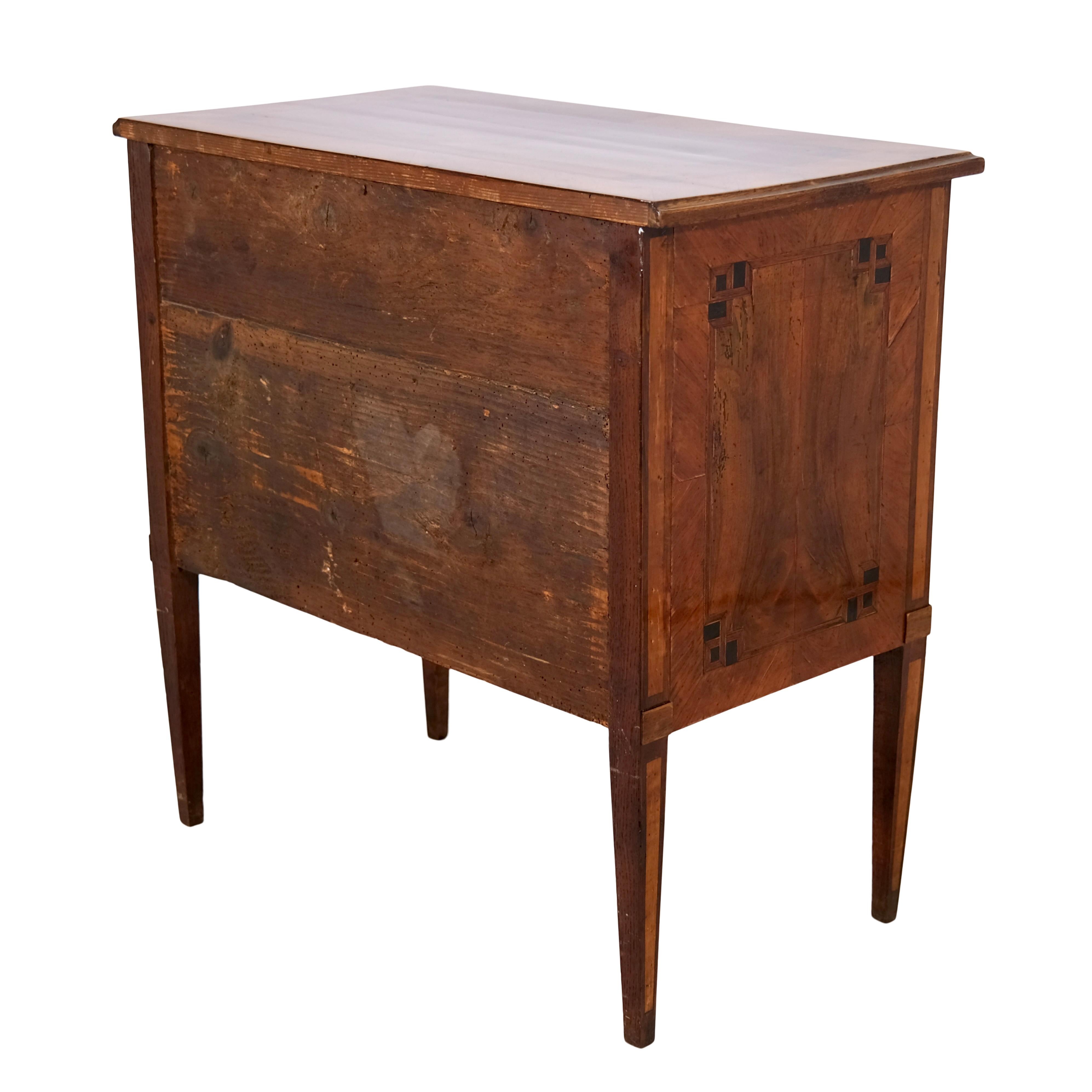 Cassettiera in legno di noce lucidata a mano del 1780 di Louis Seize XVI in vendita 3