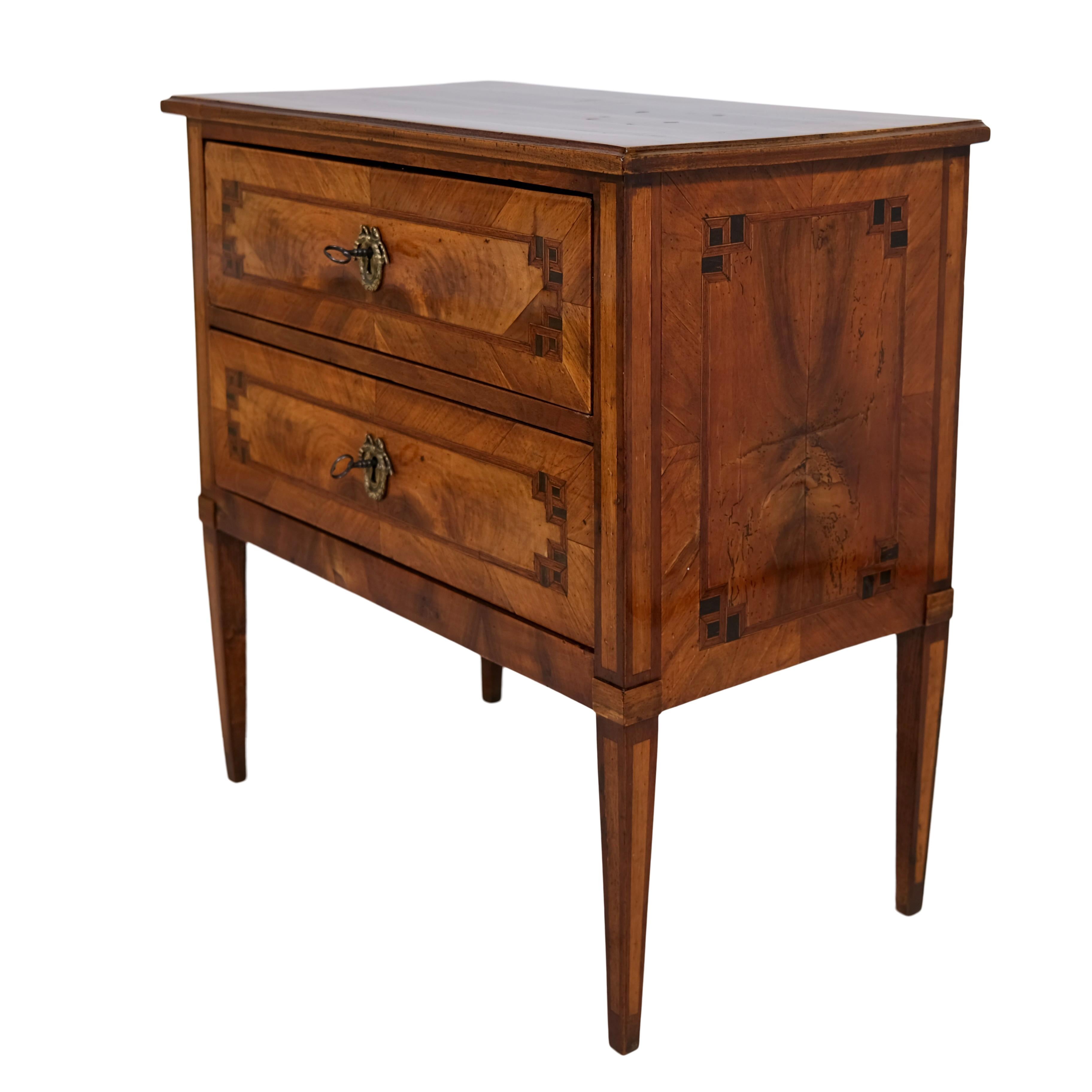Louis XVI Handpolished 1780s Louis Seize XVI Chest Of Drawers In Nutwood For Sale