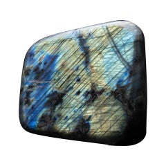 Labradorita vibrante de forma libre pulida a mano - Piedra natural