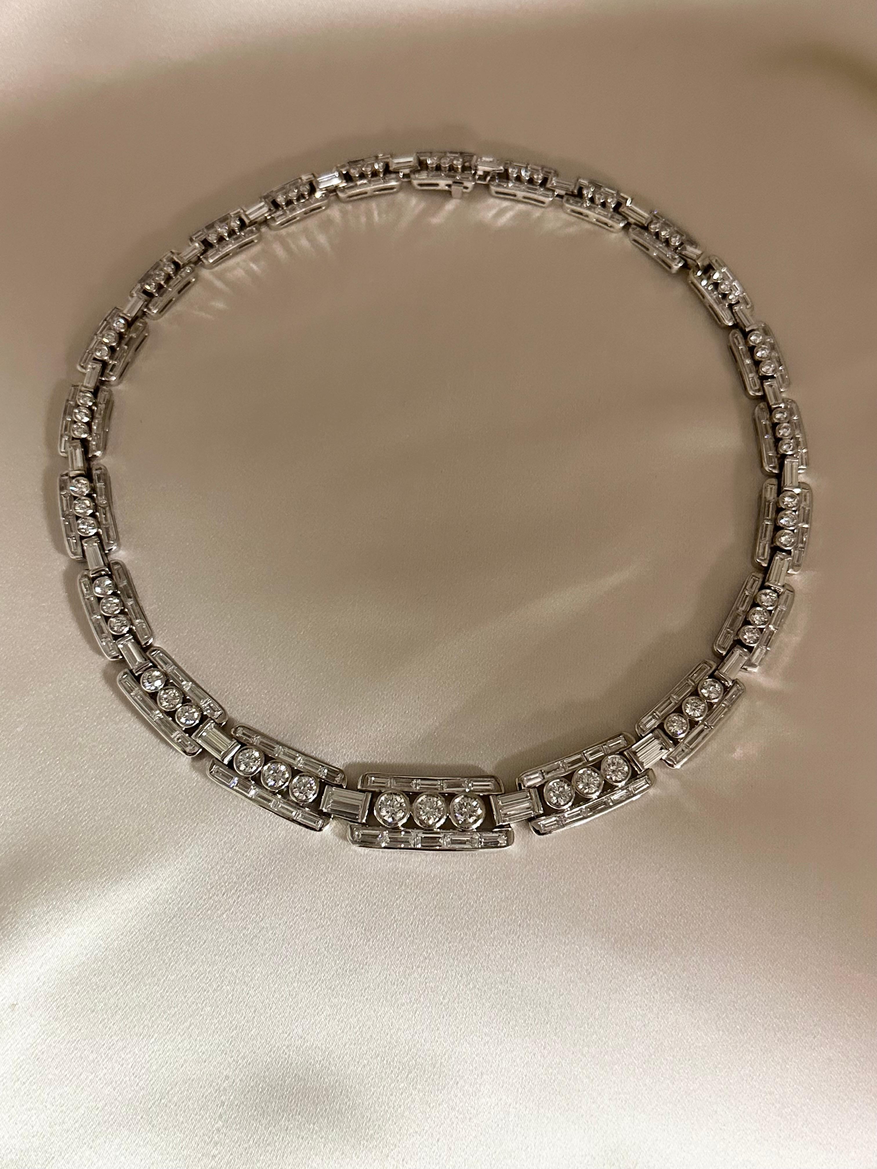 Handrafted 24.13Ct Diamond Baguette and Brilliant Cut Diamond Necklace in 18 Kt  For Sale 4