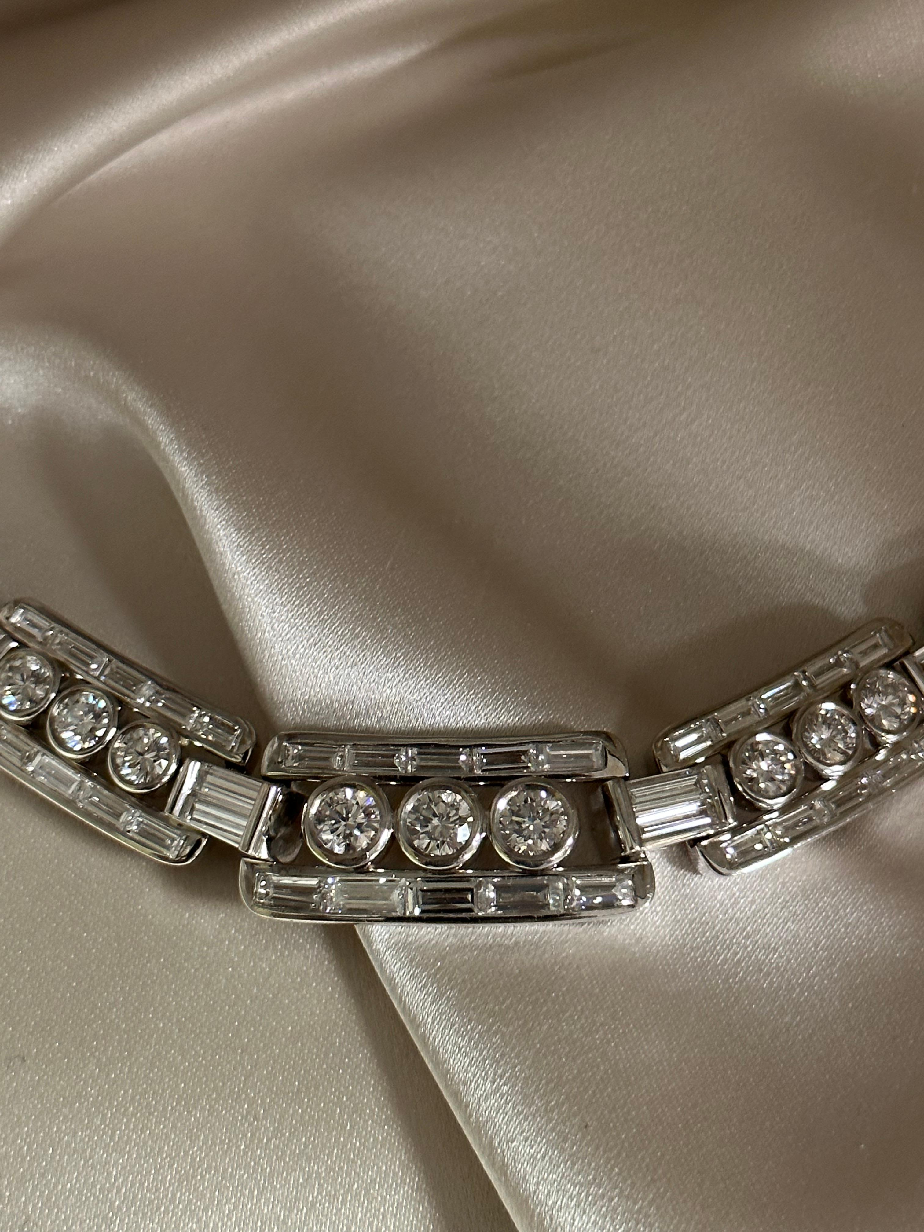 Handgefertigte 24,13 Karat Diamant-Halskette mit Baguette- und Brillantschliff aus 18 Kt  im Angebot 2
