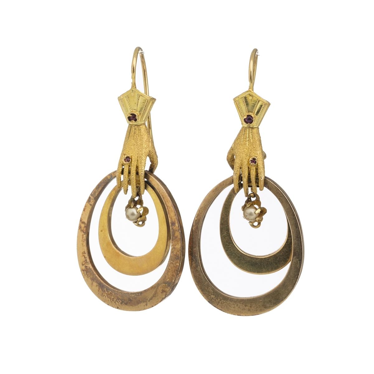 'Hands' Earrings in Gold 19th Century Victorians in 18kt Gold In Good Condition For Sale In Madrid, ES
